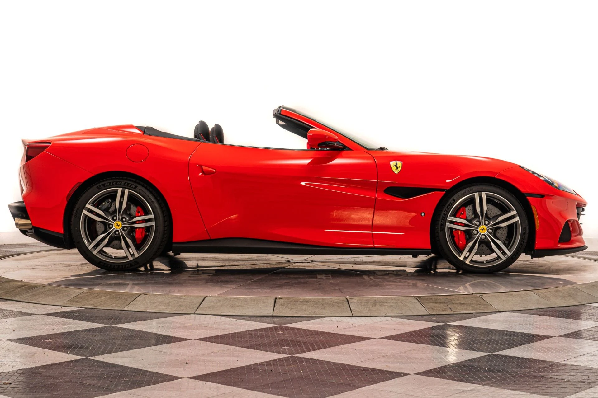 mph053_1573788436_Used_2023_Ferrari_Portofino_M_1759171852_863459fe24