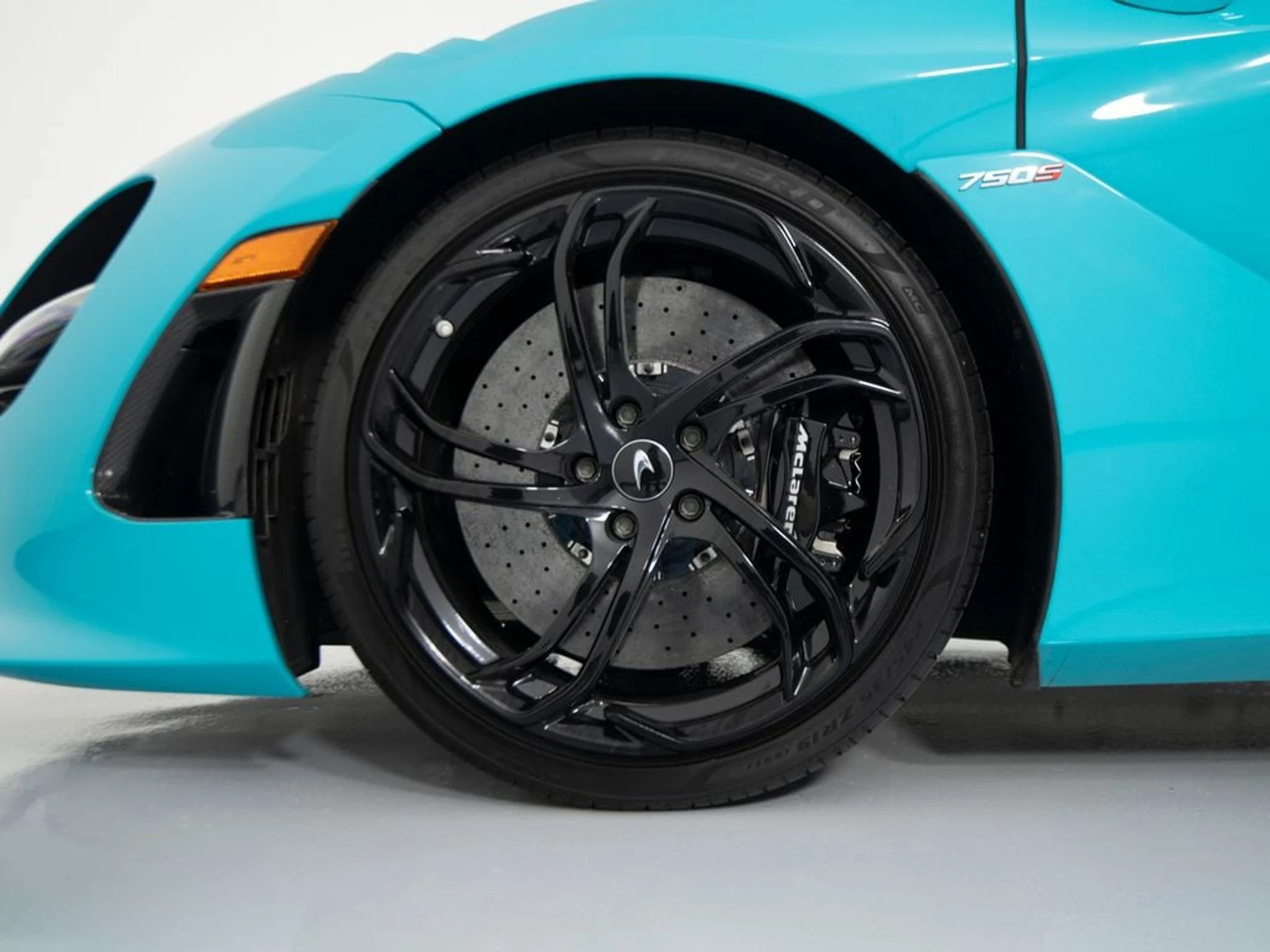 mph053_160468768_61c7e7e041a1b76142f765c53e8df610x_72f08e4a4b