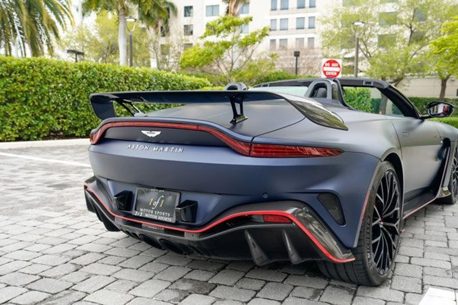 mph053_161664283_22999094_54_640_8186186d61