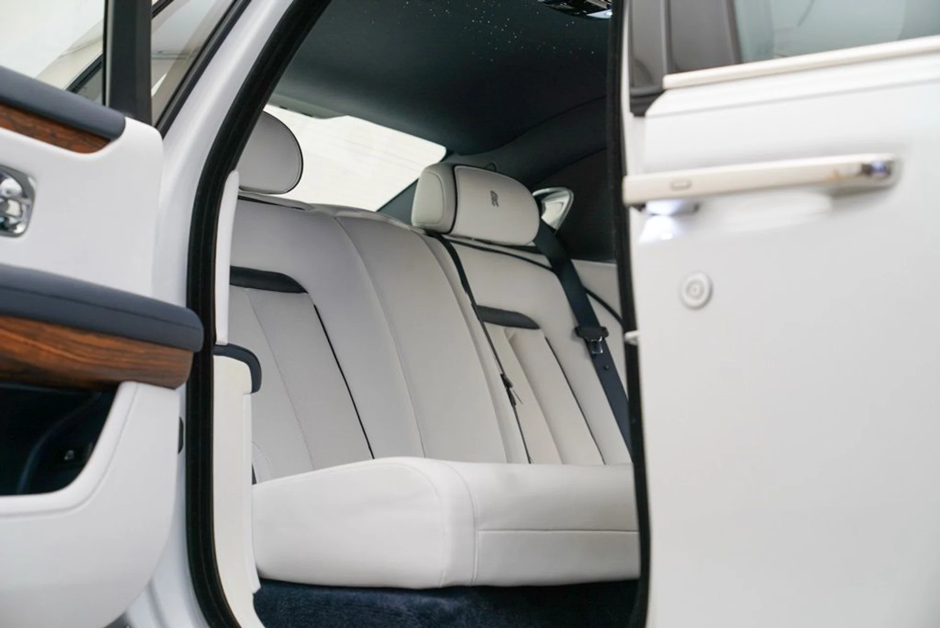 mph053_1633515997_9wo6umxeg5dtmxd01w2rx1imcqnw_22871d910f