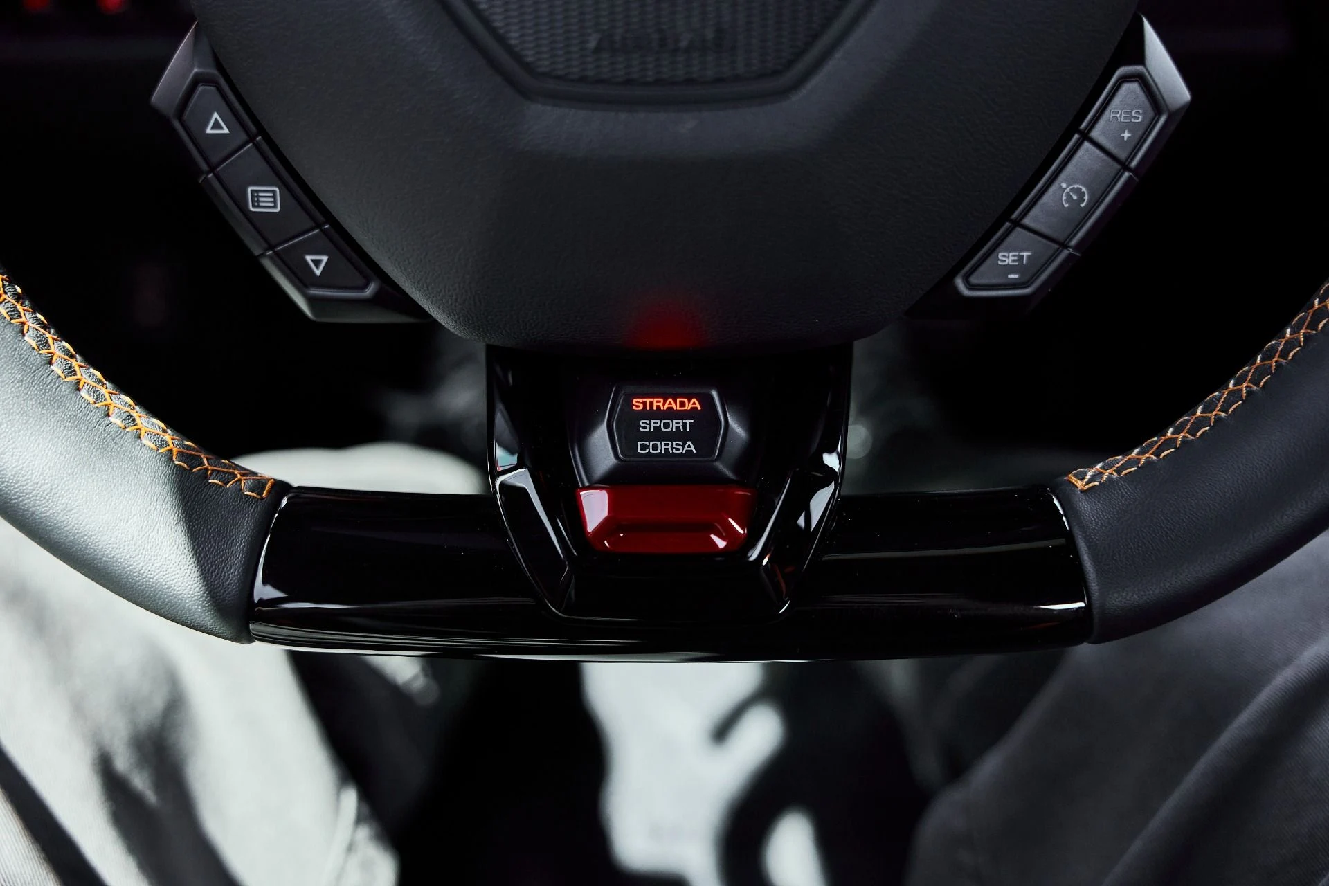 mph053_1639366532_Used_2023_Lamborghini_Huracan_Tecnica_Base_1777011694_12becb530b