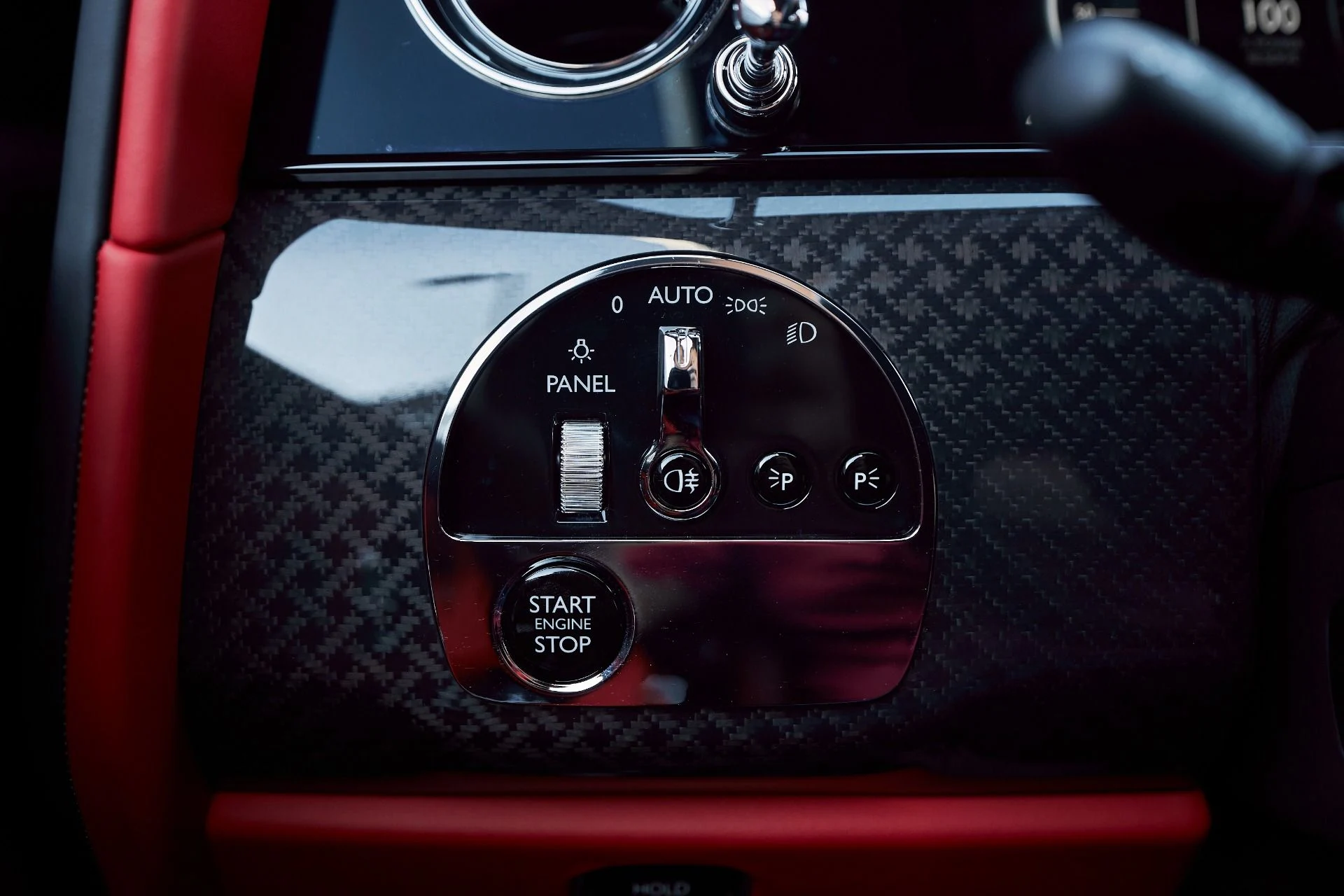 mph053_1664793280_Used_2025_Rolls_Royce_Cullinan_1775588149_0cb691158e