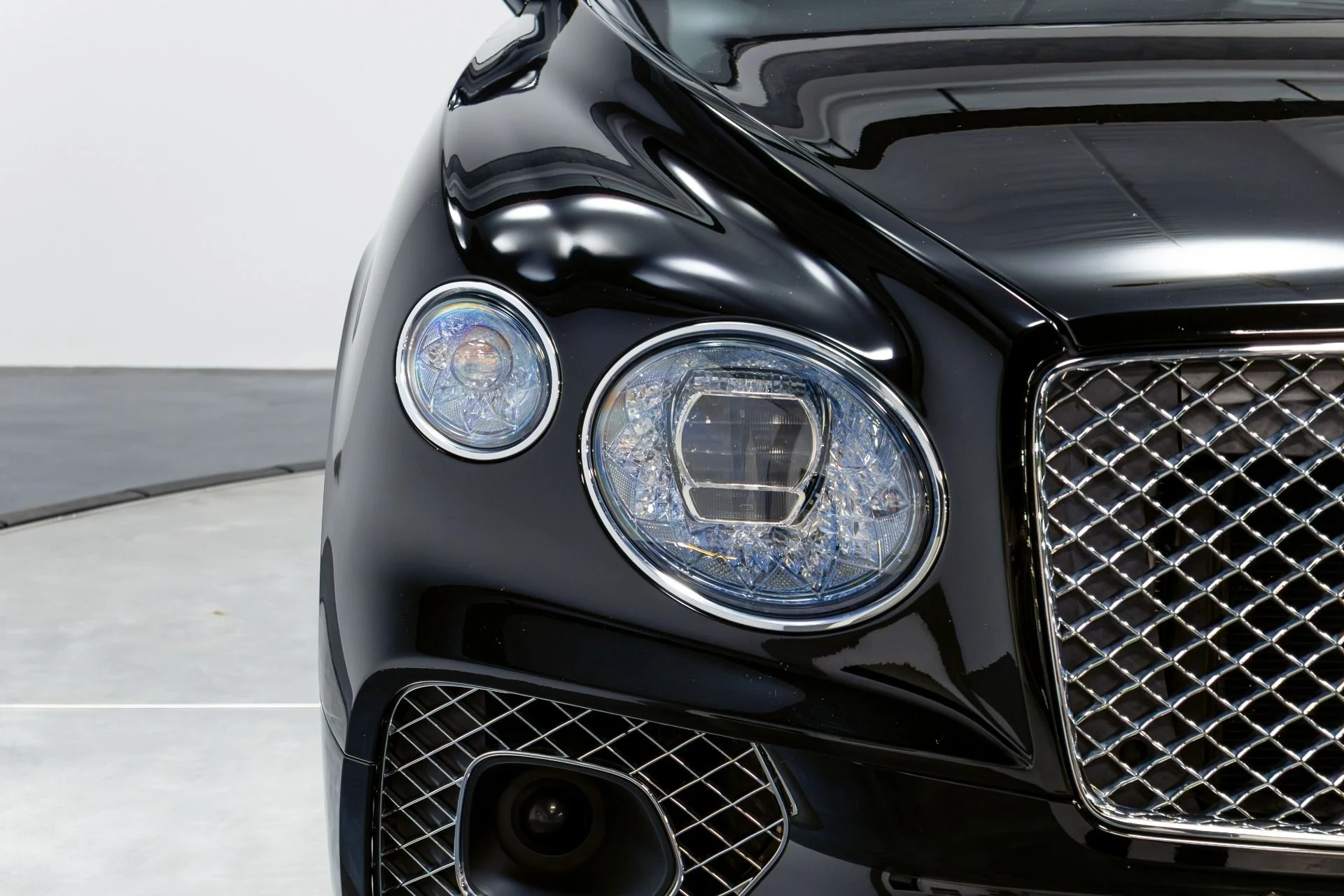 mph053_1680723686_Used_2021_Bentley_Bentayga_V8_First_Edition_1776782316_575a47d57b