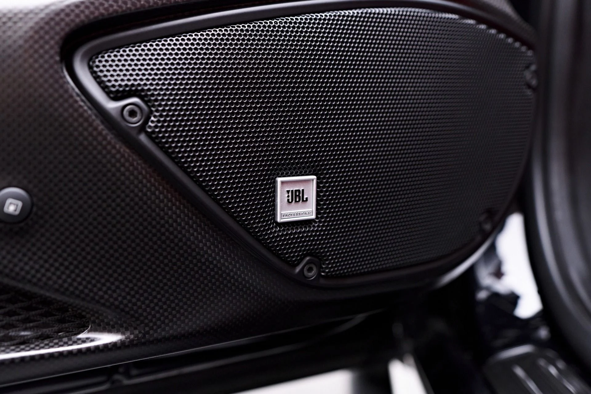 mph053_170030212_Used_2020_Ferrari_488_Pista_Base_1749062519_852c160958