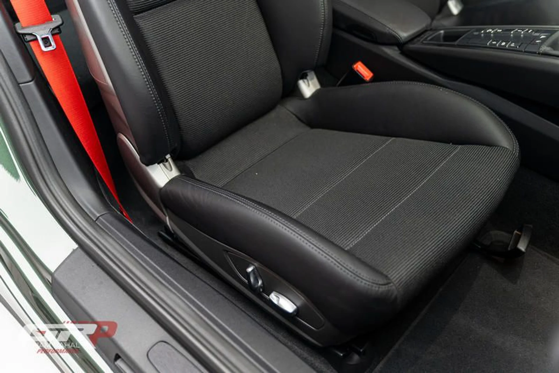 mph053_1701143361_D0368289_8131_4001_A559_0_D7_E71_DEDC_41_1c64a8c074