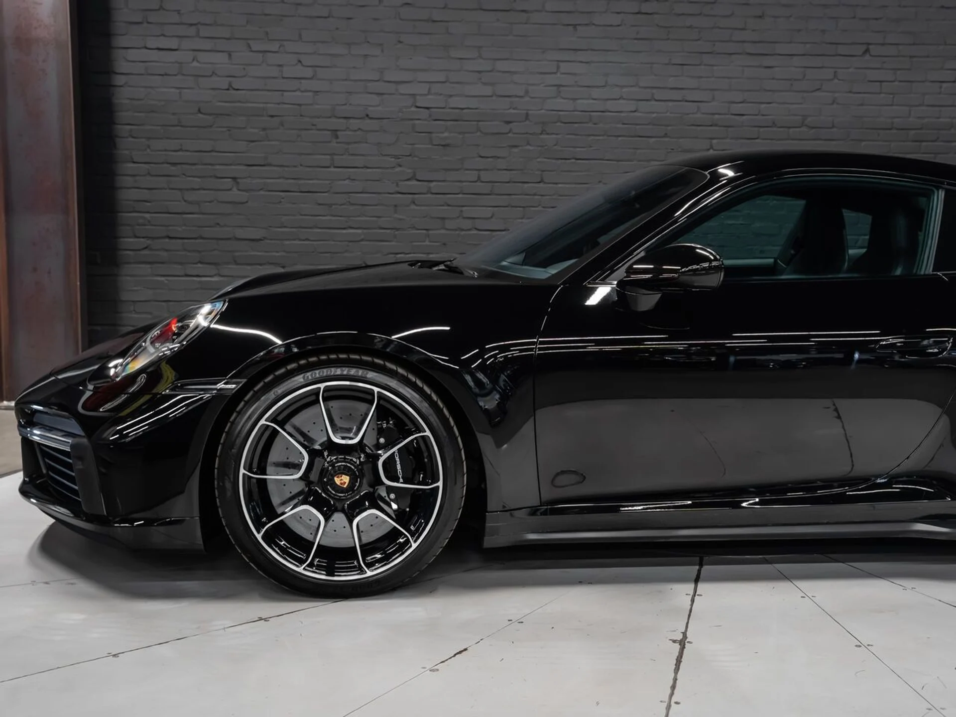 mph053_1724648523_porsche_911_2022_8091e45041
