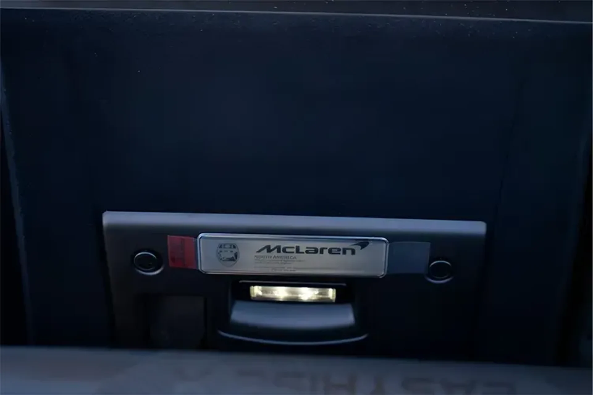 mph053_1729500852_PXU_Awa_Yc_CJ_1c2_Gz4_med_1b8d9ec4af