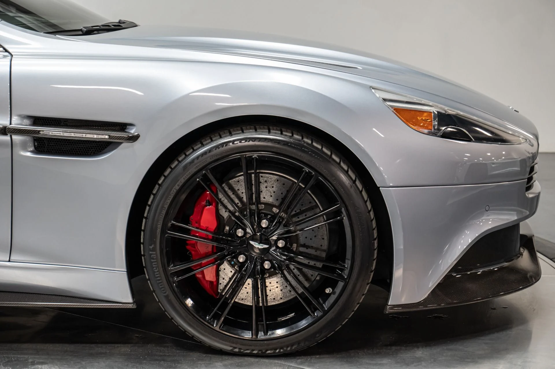 mph053_1777041456_Used_2014_Aston_Martin_Vanquish_V12_1729699077_ff6eb8d64e