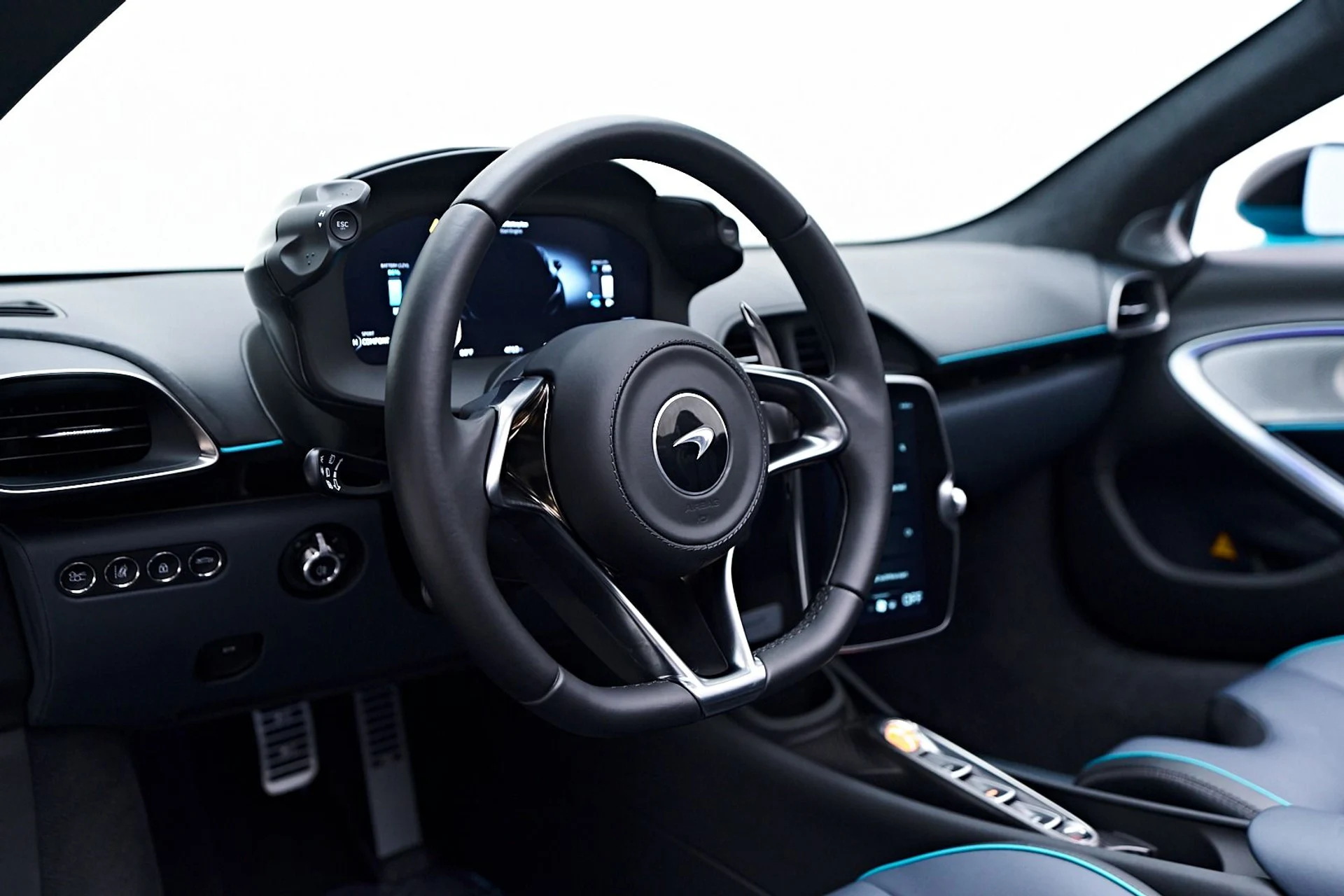 mph053_1777190833_Used_2025_Mc_Laren_Artura_Tech_Lux_1745952984_e1a6420b64