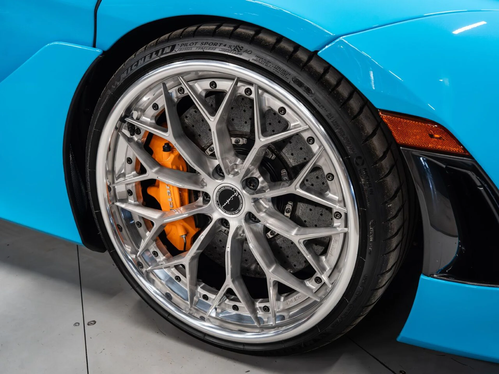 mph053_1794561794_mclaren_720s_2018_6c5c1e97c3