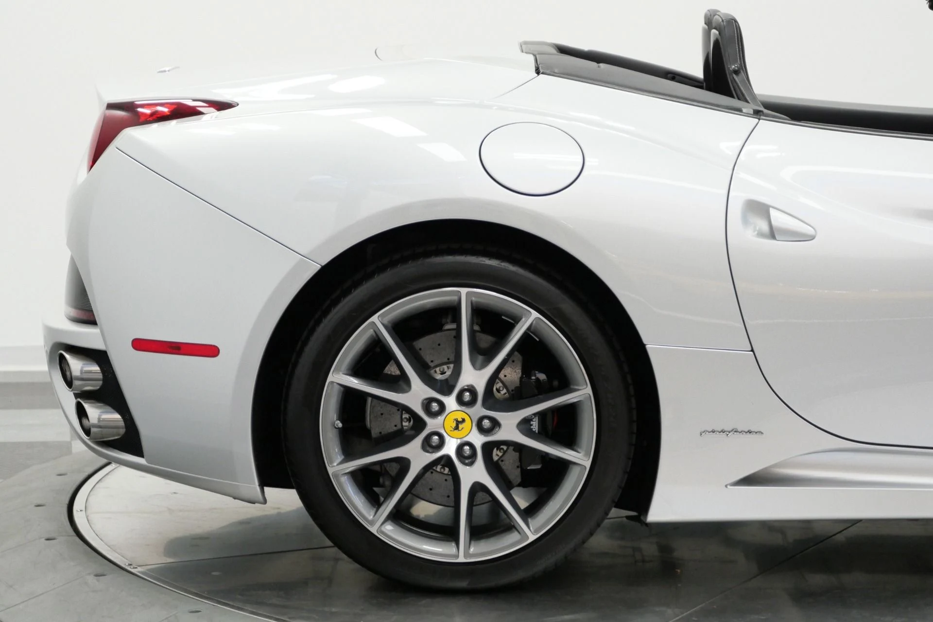 mph053_1806976404_Used_2011_Ferrari_California_Rare_Two_Tone_Paint_Rare_Carbon_Fiber_Bucket_Seats_Low_Miles_1788365594_fadb51d773
