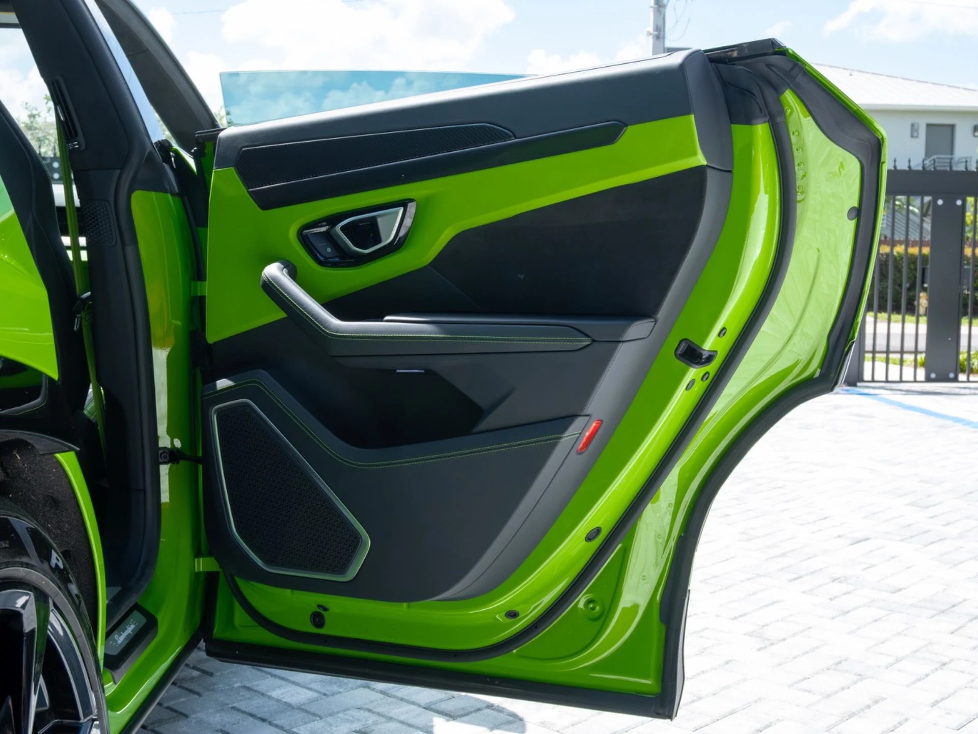 mph053_182099900_Used_2024_Lamborghini_Urus_S_1775489539_2e4983fb3a