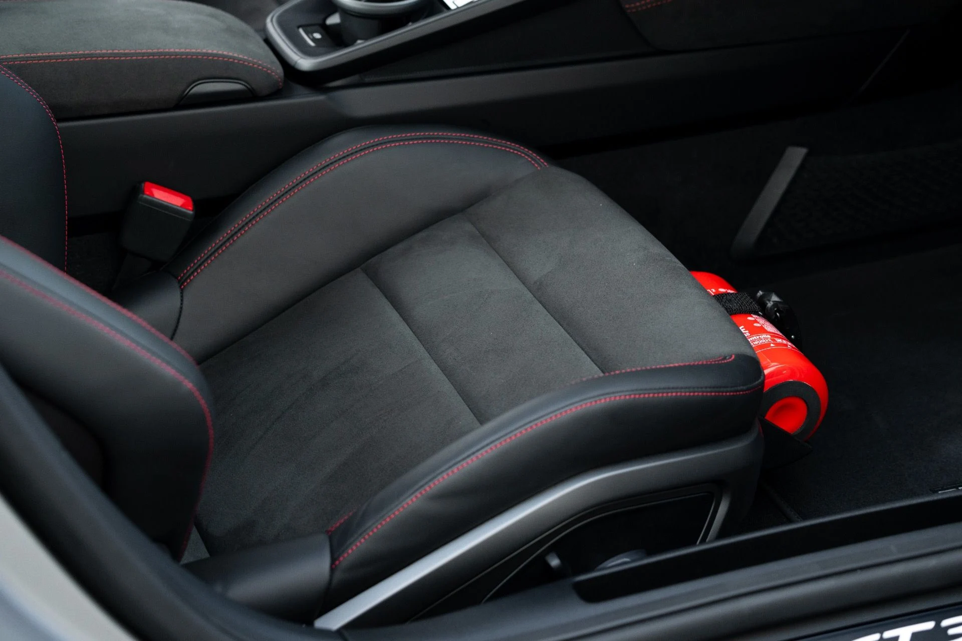 mph053_1830187064_Used_2022_Porsche_911_GT_3_w_Touring_1769199513_f0c4d88b0d