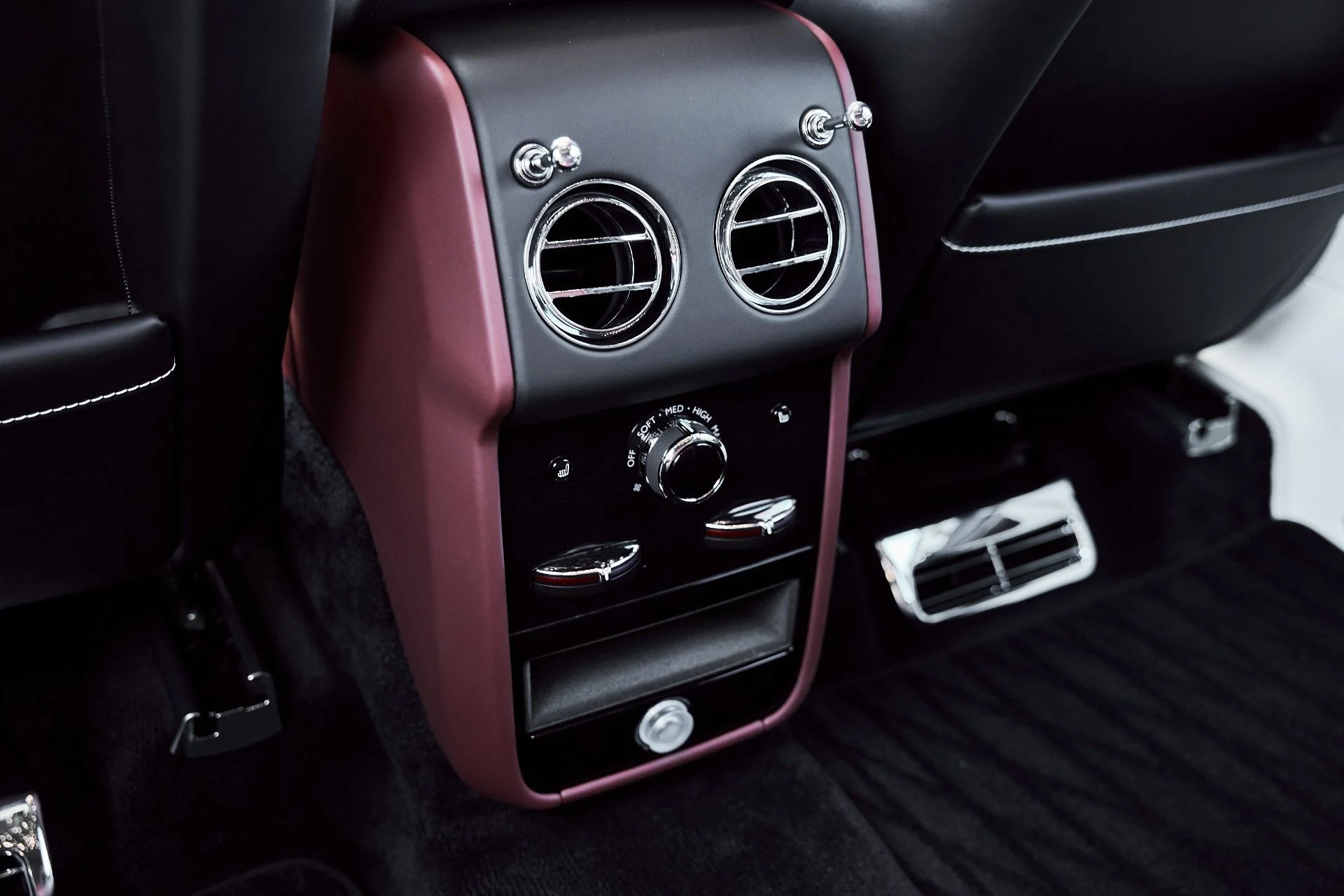 mph053_1843656335_Used_2026_Rolls_Royce_Cullinan_1774544548_f2c260270d