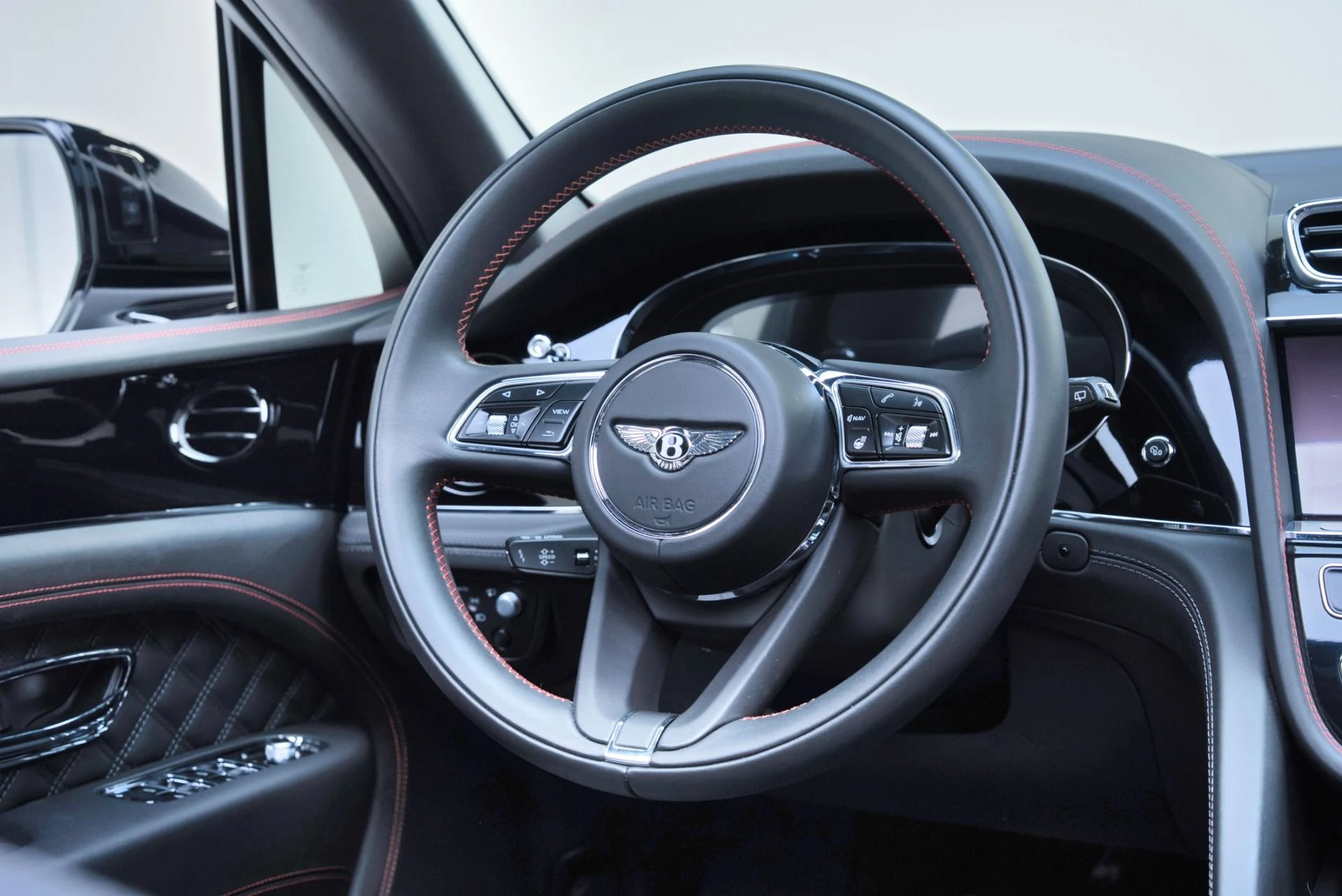 mph053_1849232695_Used_2022_Bentley_Bentayga_S_V8_1779389861_0fda408fd1