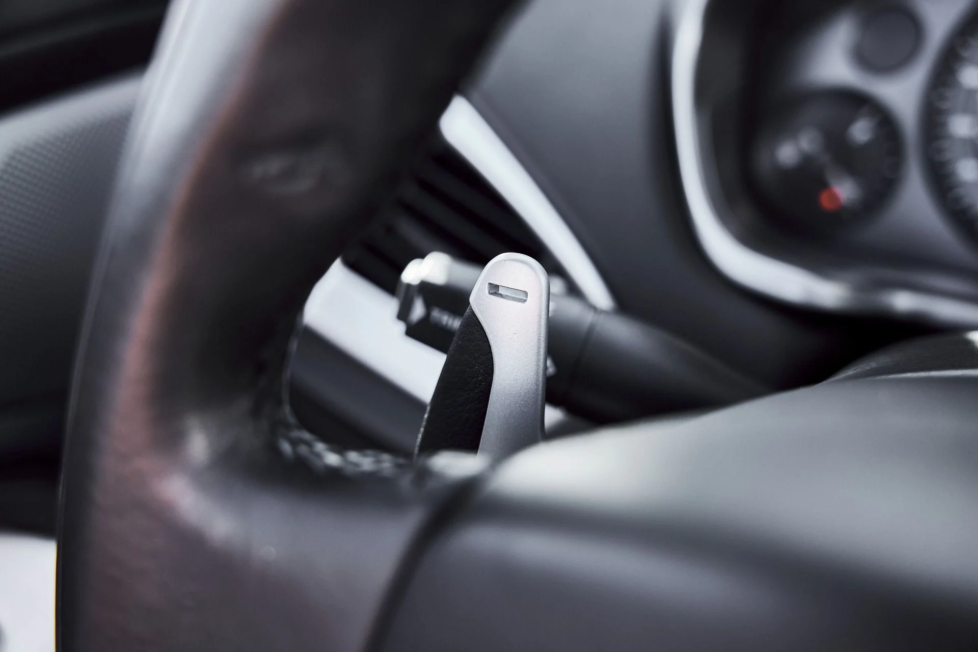 mph053_1864871386_Used_2017_Aston_Martin_Vanquish_Volante_1773797531_7091aaf2a2