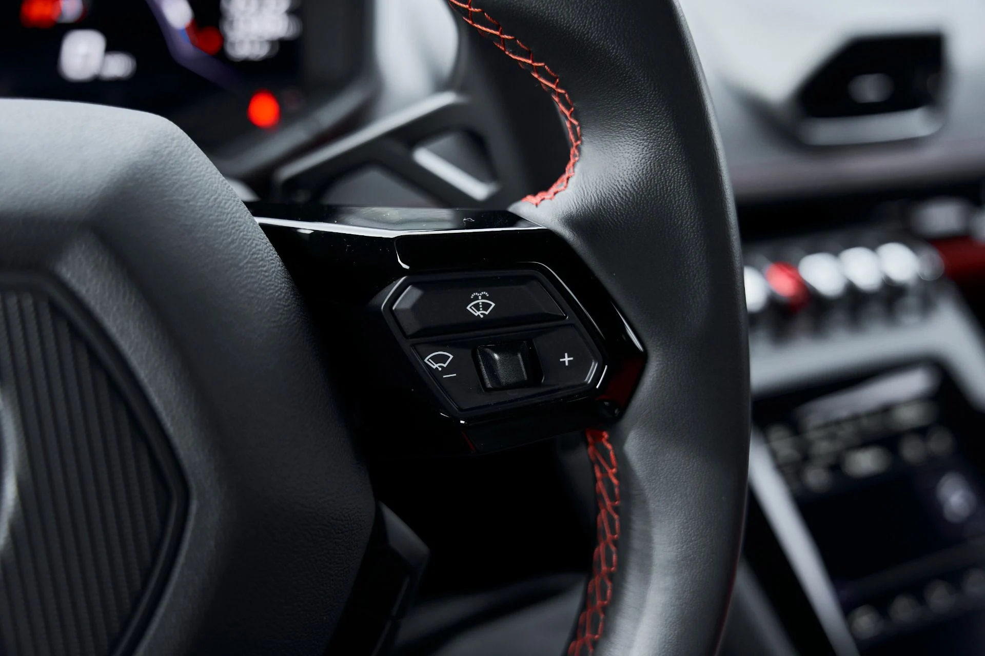 mph053_1869590570_Used_2023_Lamborghini_Huracan_EVO_Base_1769049093_04e0ee5766