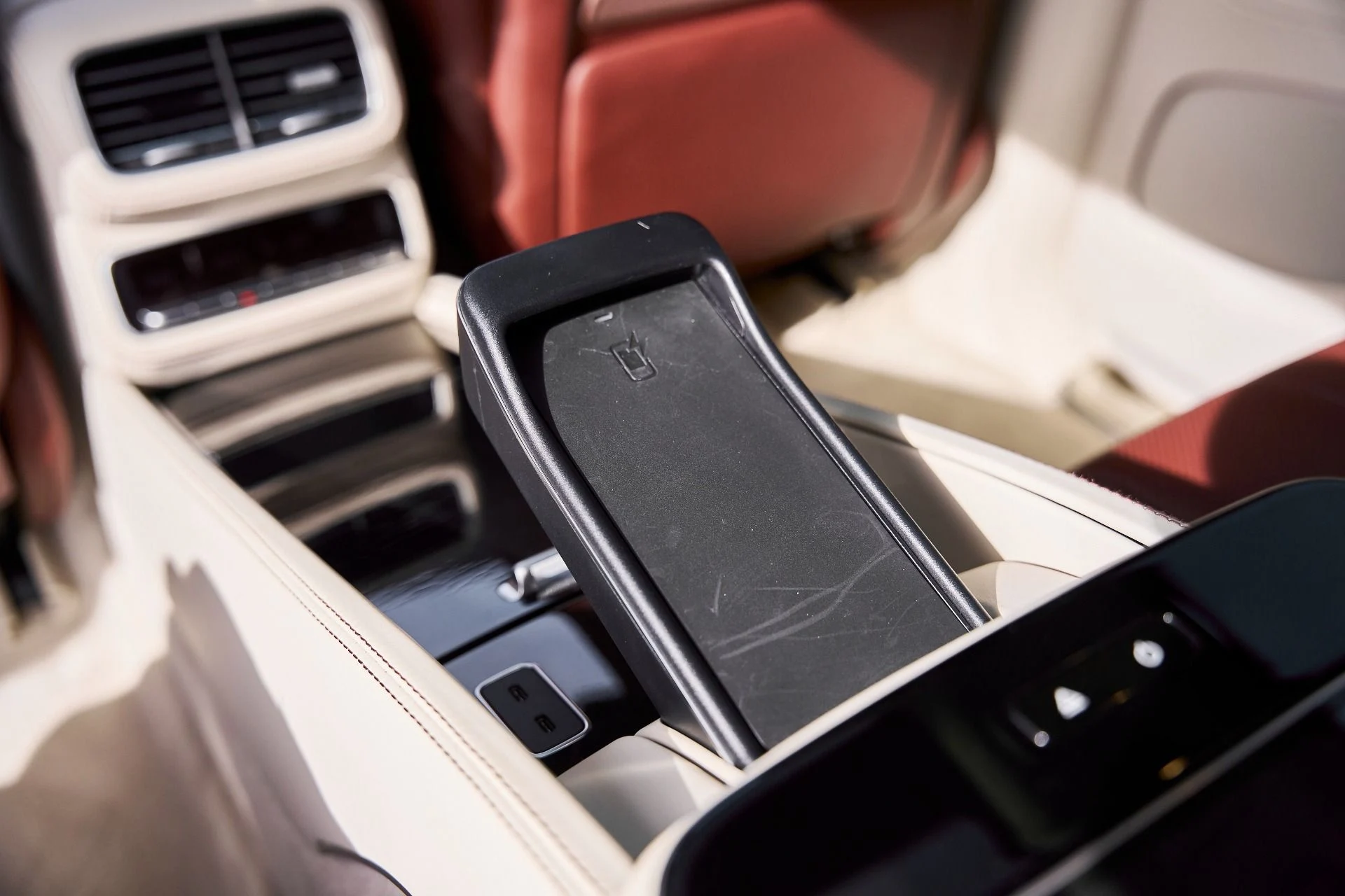 mph053_1922136541_Used_2022_Mercedes_Benz_GLS_Maybach_GLS_600_1769655662_1e3c5be766