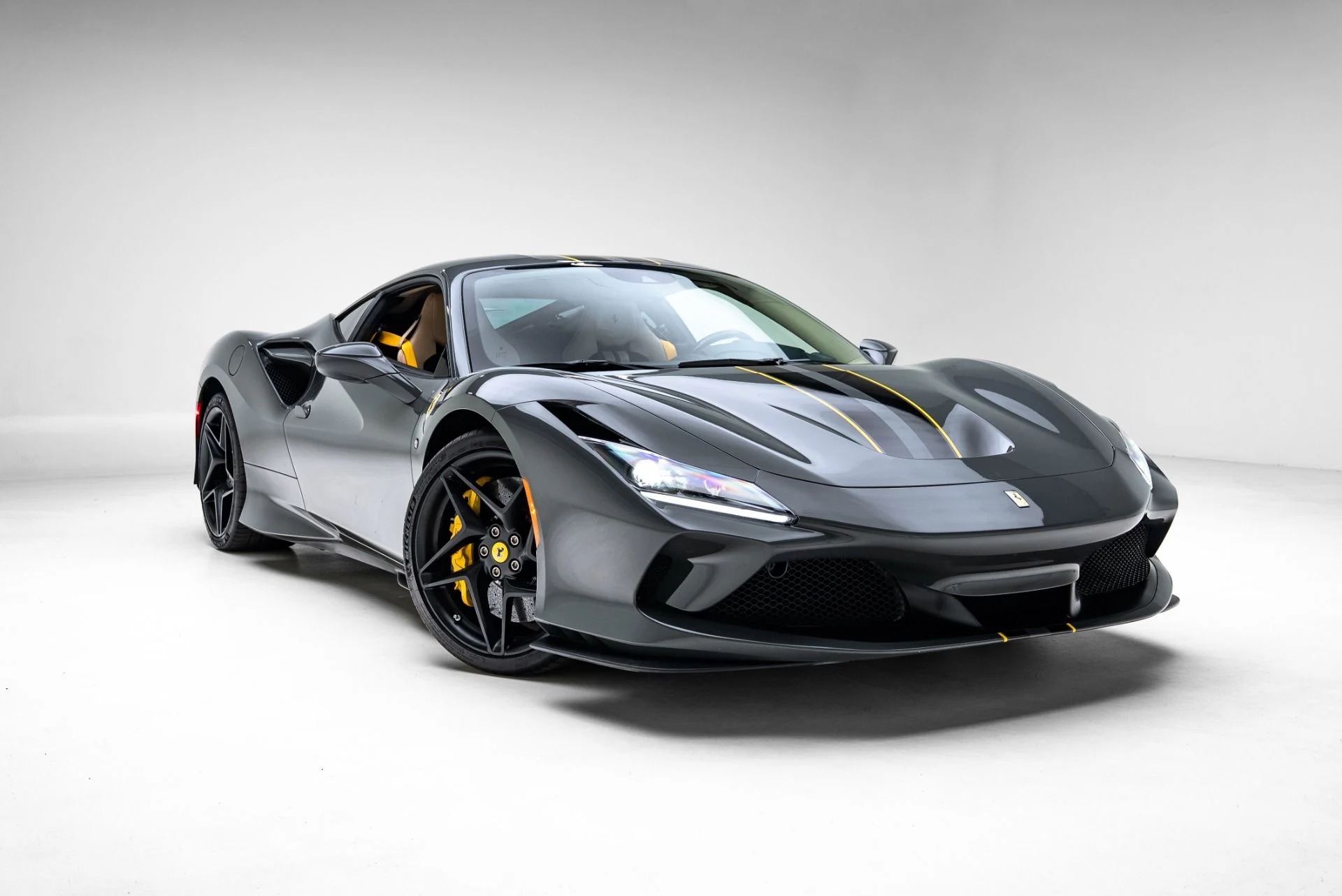 mph053_1930312429_Used_2022_Ferrari_F8_Tributo_1775088241_1e67176951