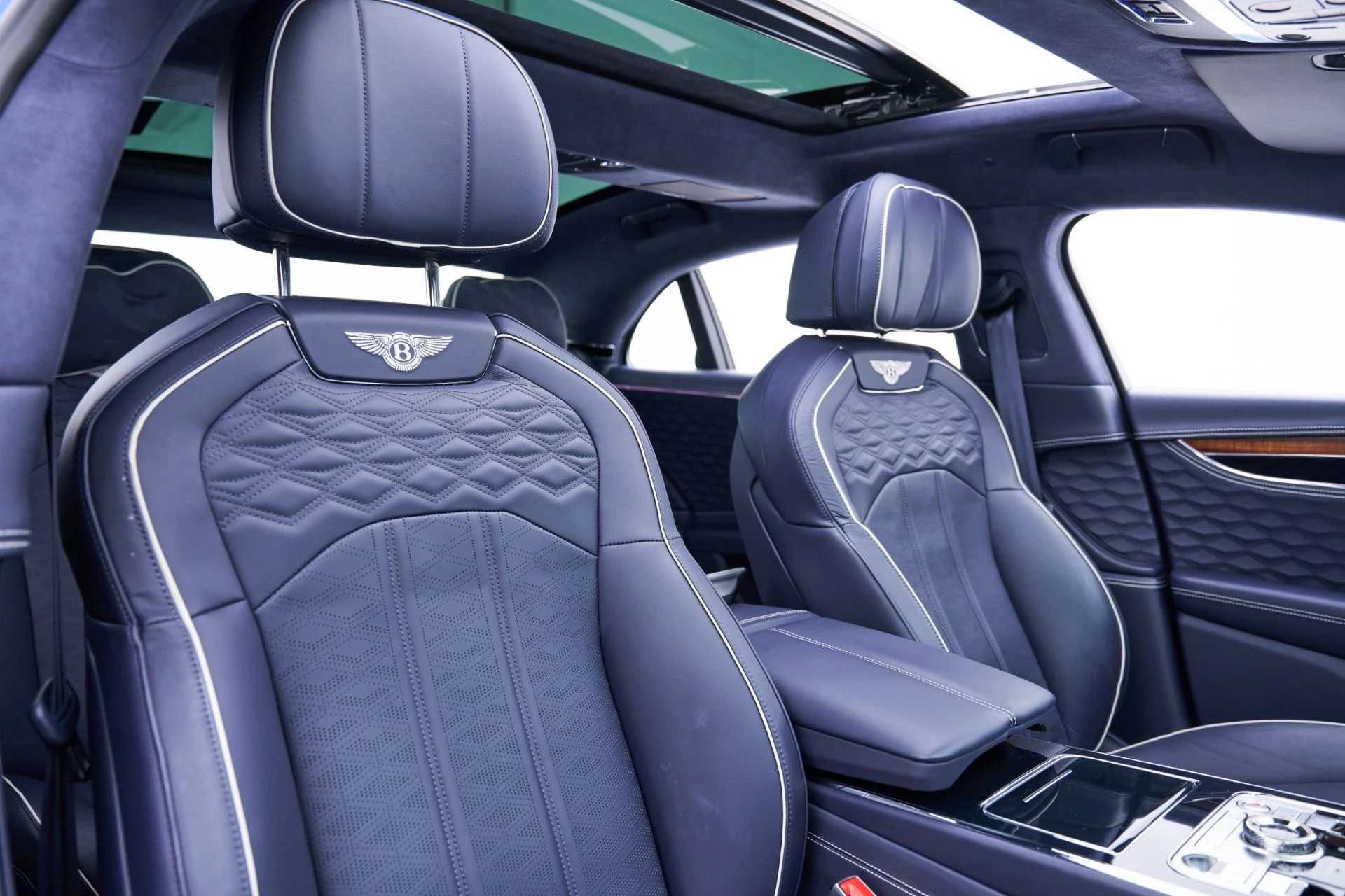 mph053_1964276566_Used_2025_Bentley_Flying_Spur_Speed_1792601268_d3e5188858
