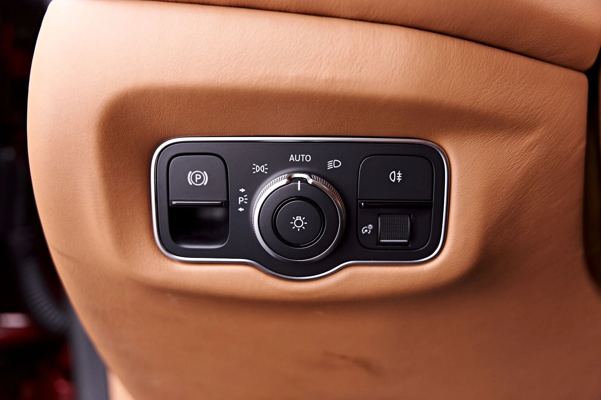 mph053_197146789_Used_2020_Aston_Martin_Vantage_Base_1777504335_7cf80730f3