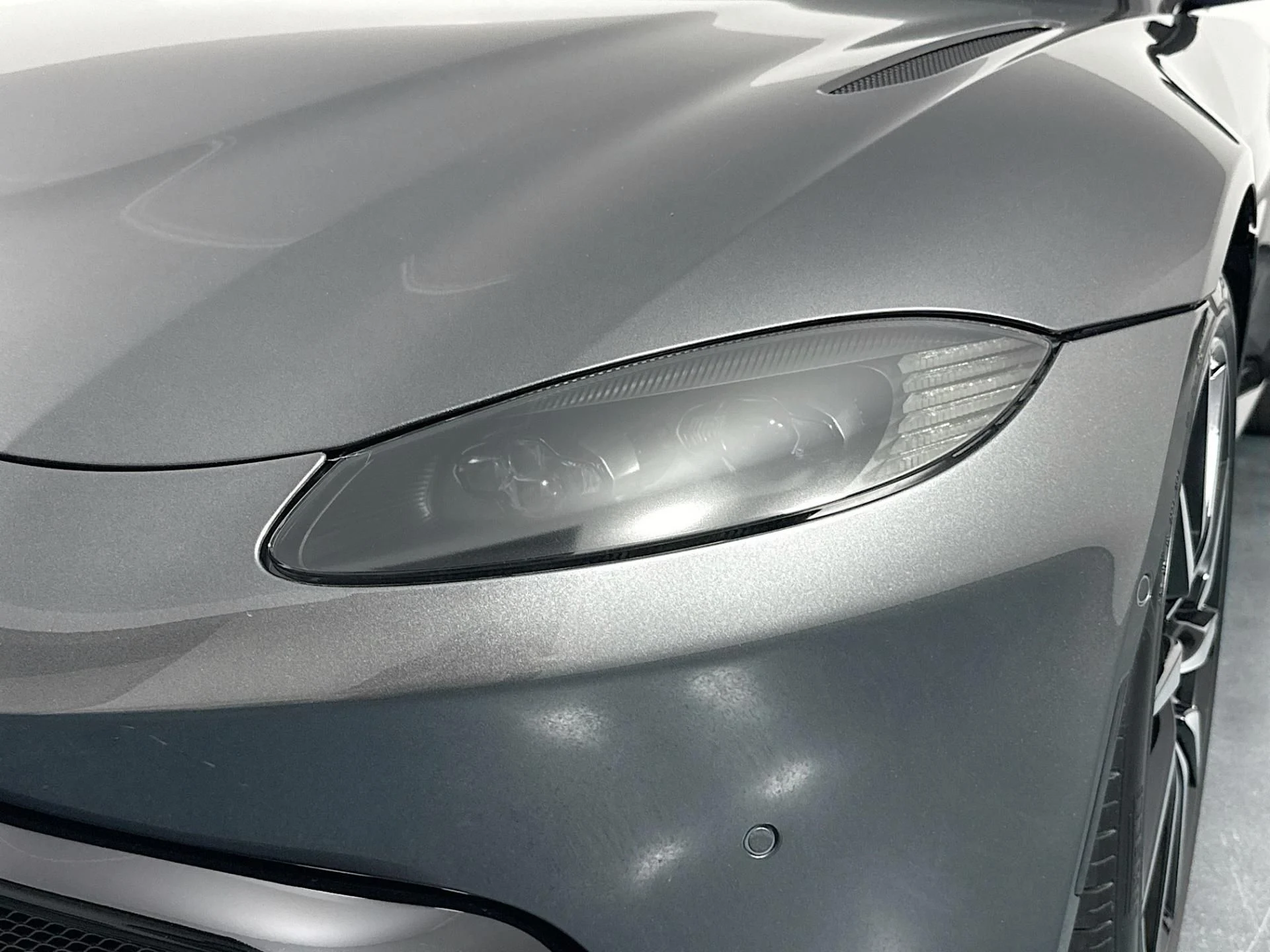 mph053_1972143994_Used_2020_Aston_Martin_Vantage_1784230084_6a84a84b18