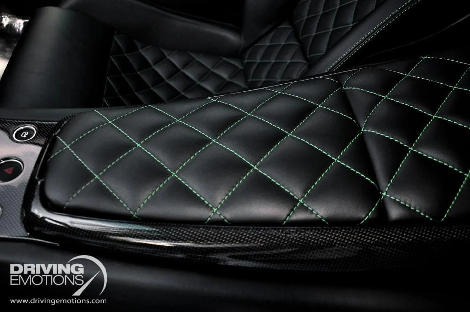 mph053_1999606432_15_p54_l_4f81bae80f