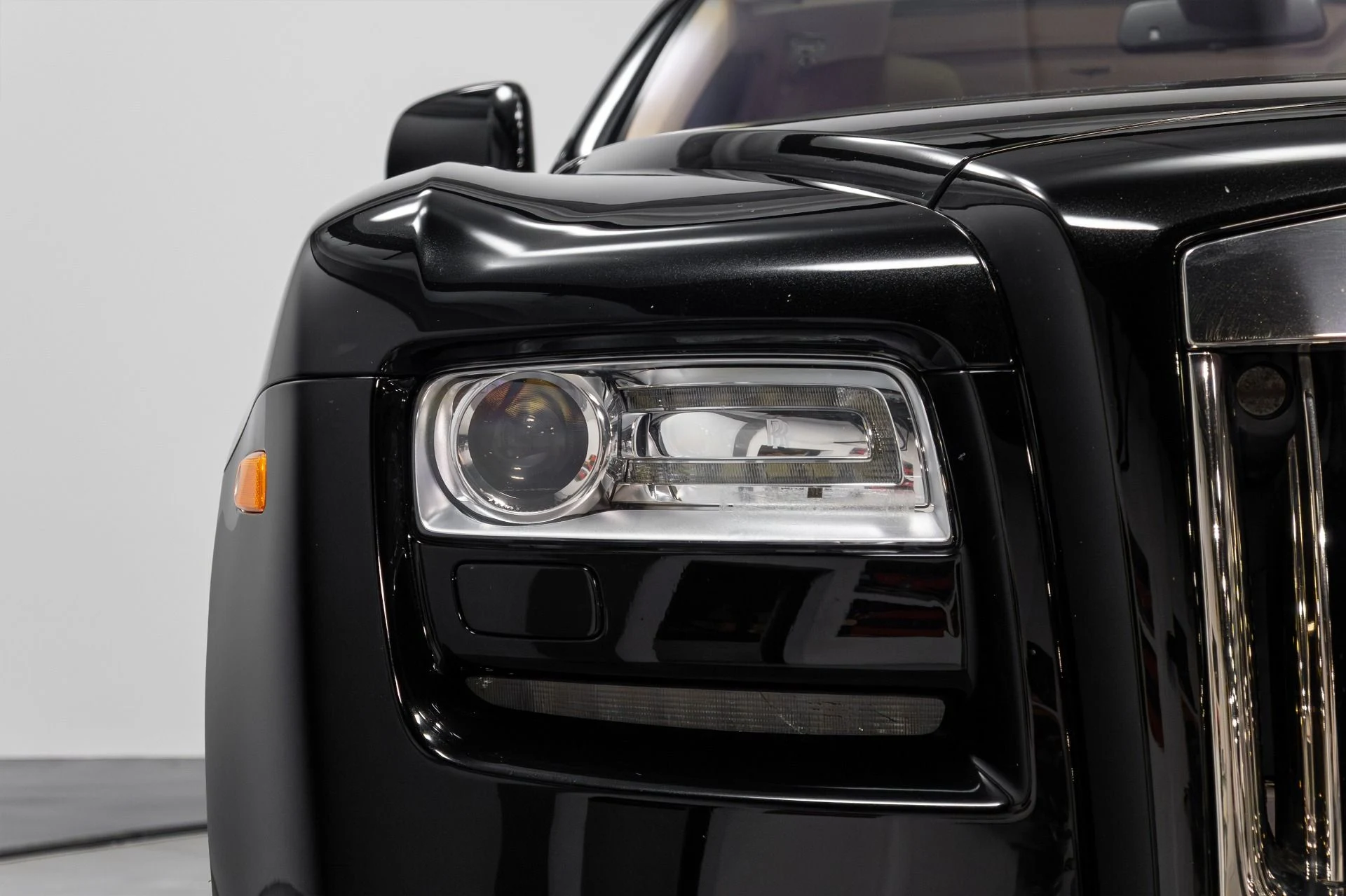 mph053_2036916588_Used_2011_Rolls_Royce_Ghost_1770323942_77e613e803