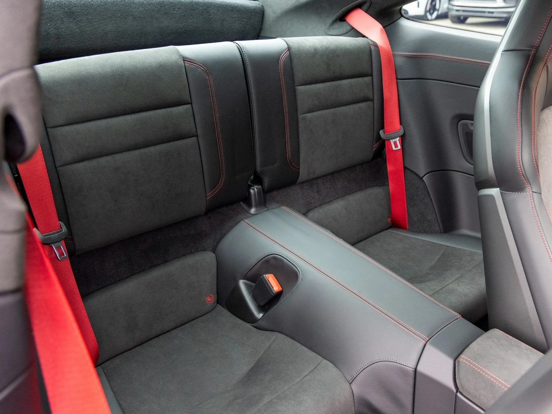 mph053_2051675583_54_35b953ba3a