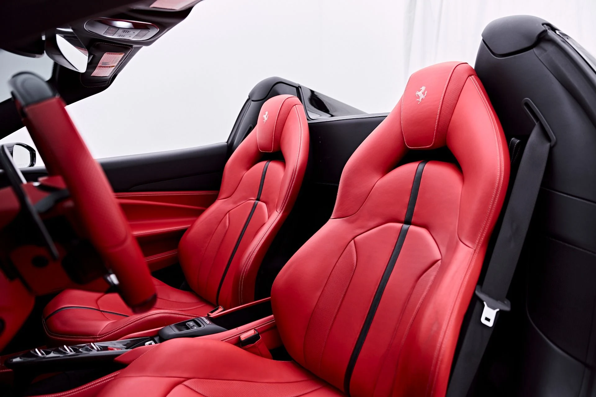 mph053_2056115899_Used_2022_Ferrari_F8_Spider_Base_1784162314_84b0146404