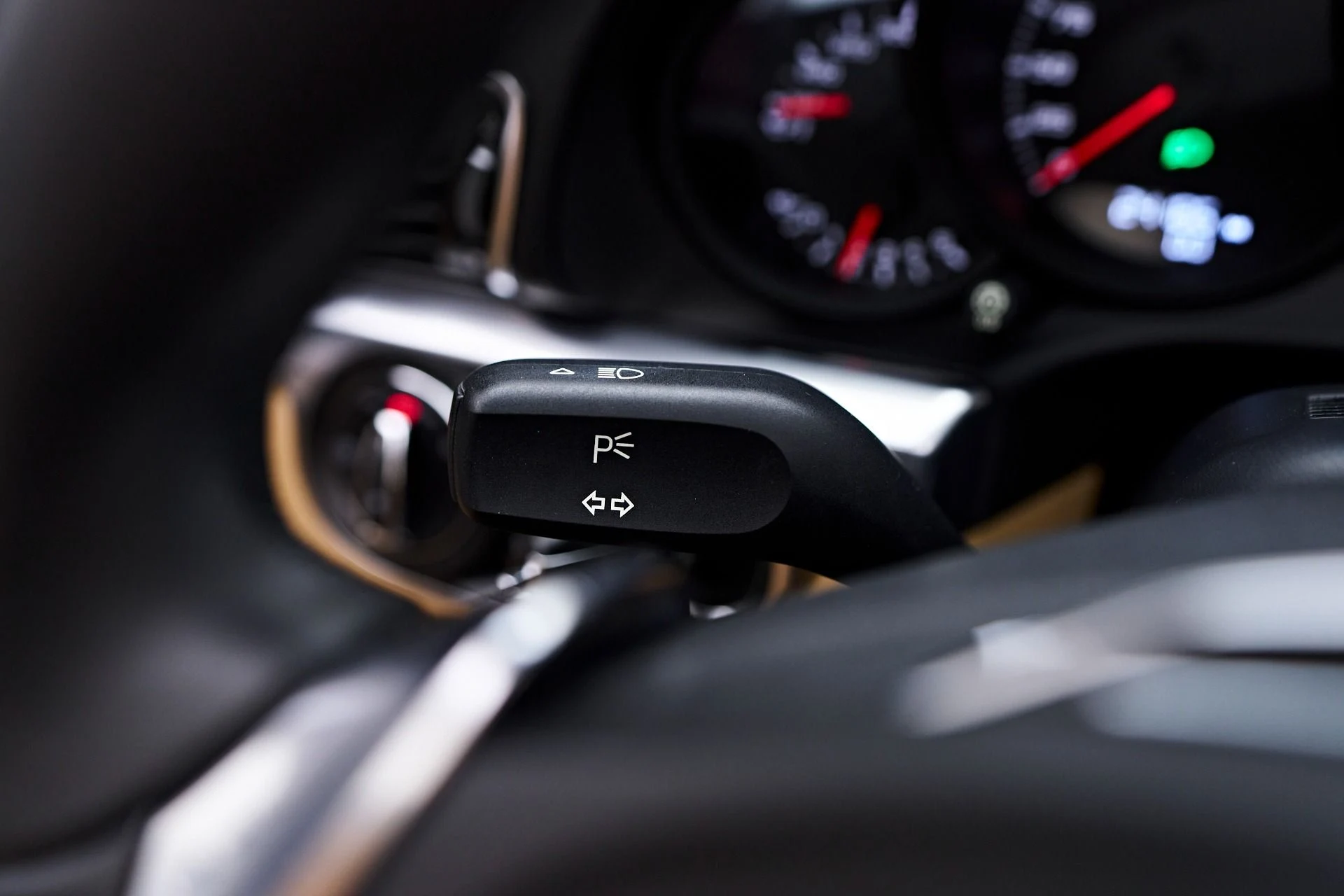 mph053_2071304770_Used_2015_Porsche_911_Carrera_1752707667_b73d613f21