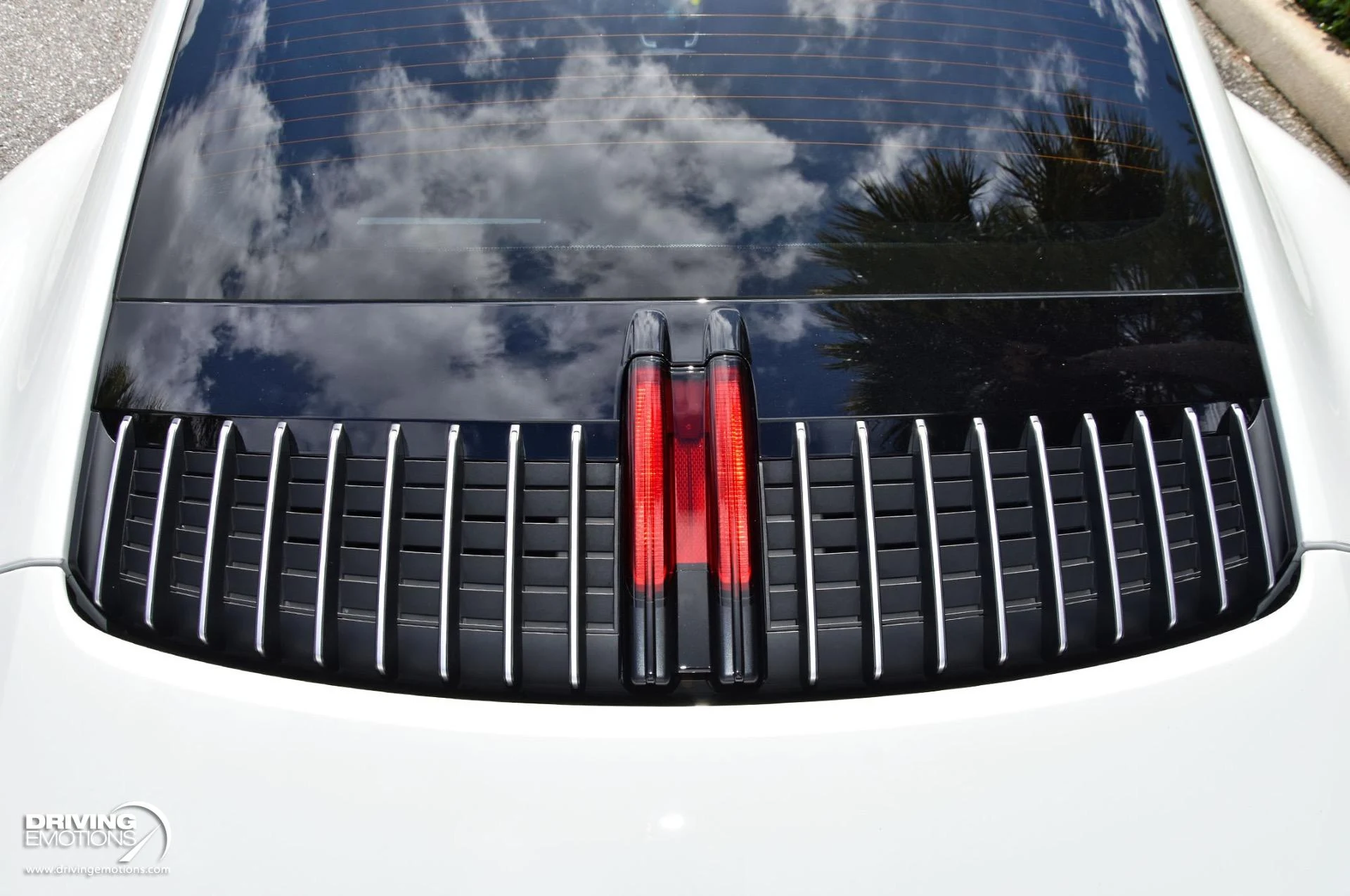 mph053_2076941835_865_p54_l_7a185e6a55