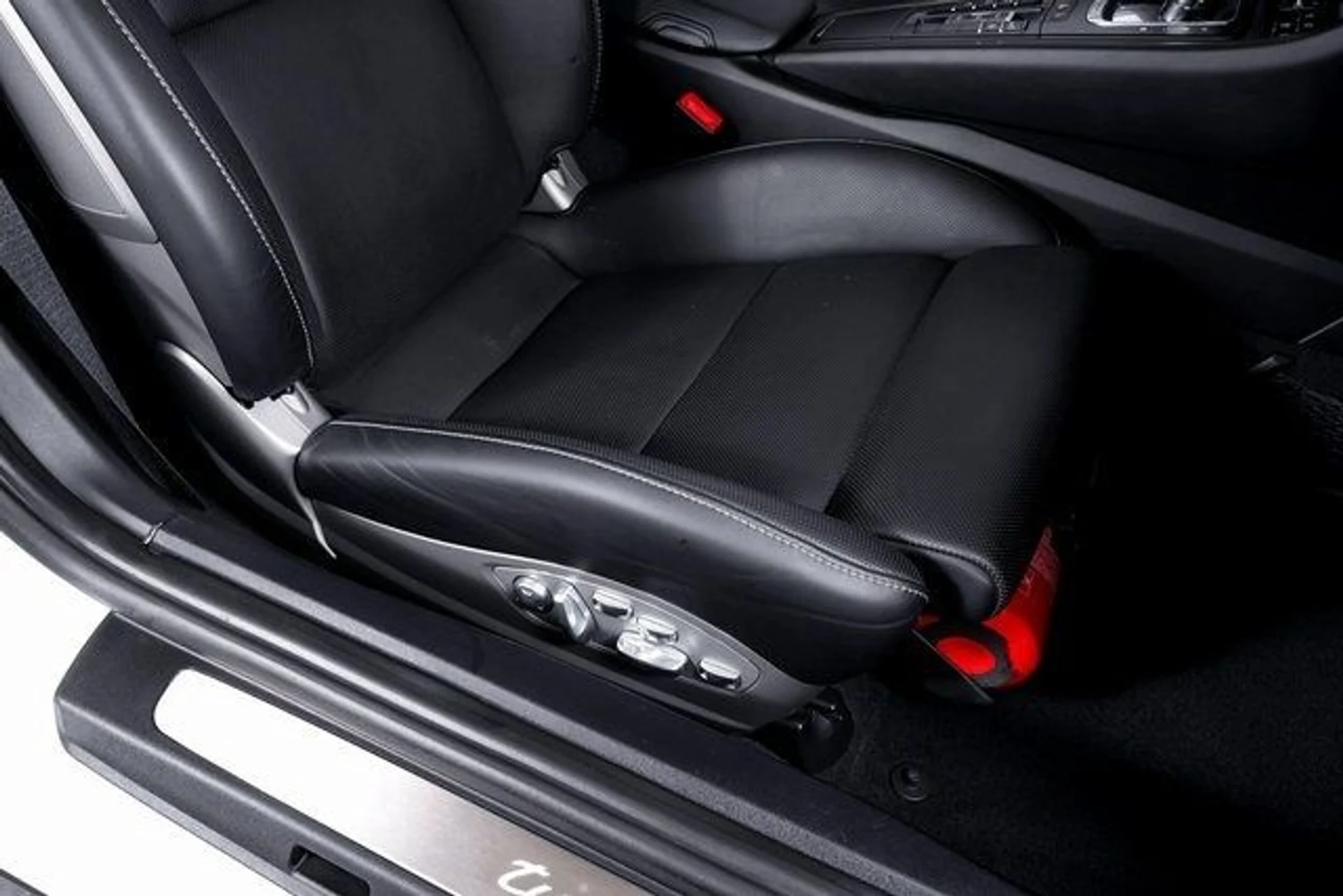 mph053_2126586839_e33b7a9a432b12d3369340c176f6aab8x_5b9c1bf929