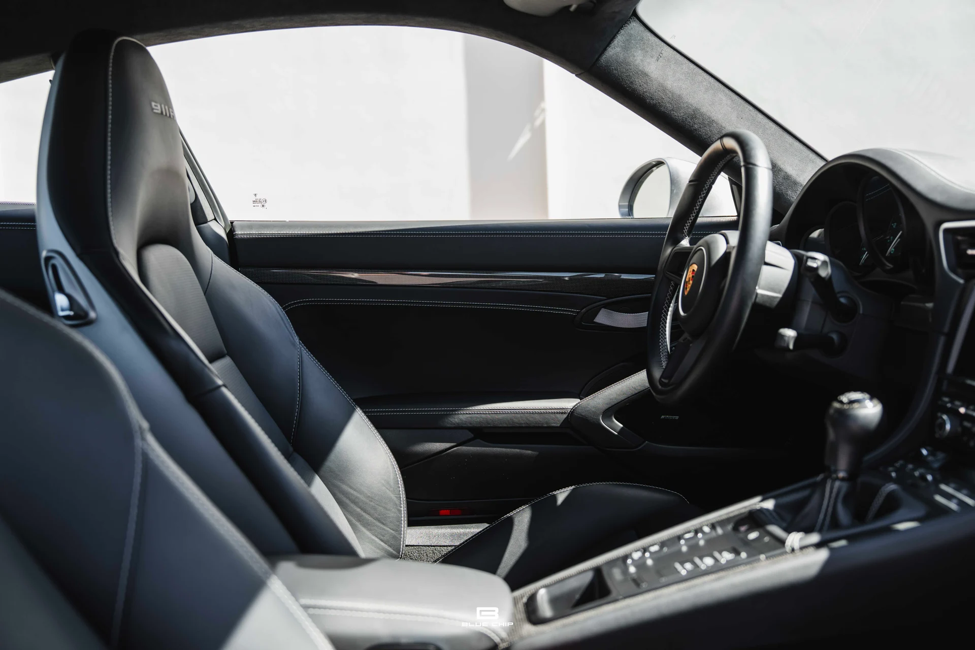 mph053_213087787_6a2c87f385ae112d6774edf3_2016_Porsche_911_R_54_de3991069a