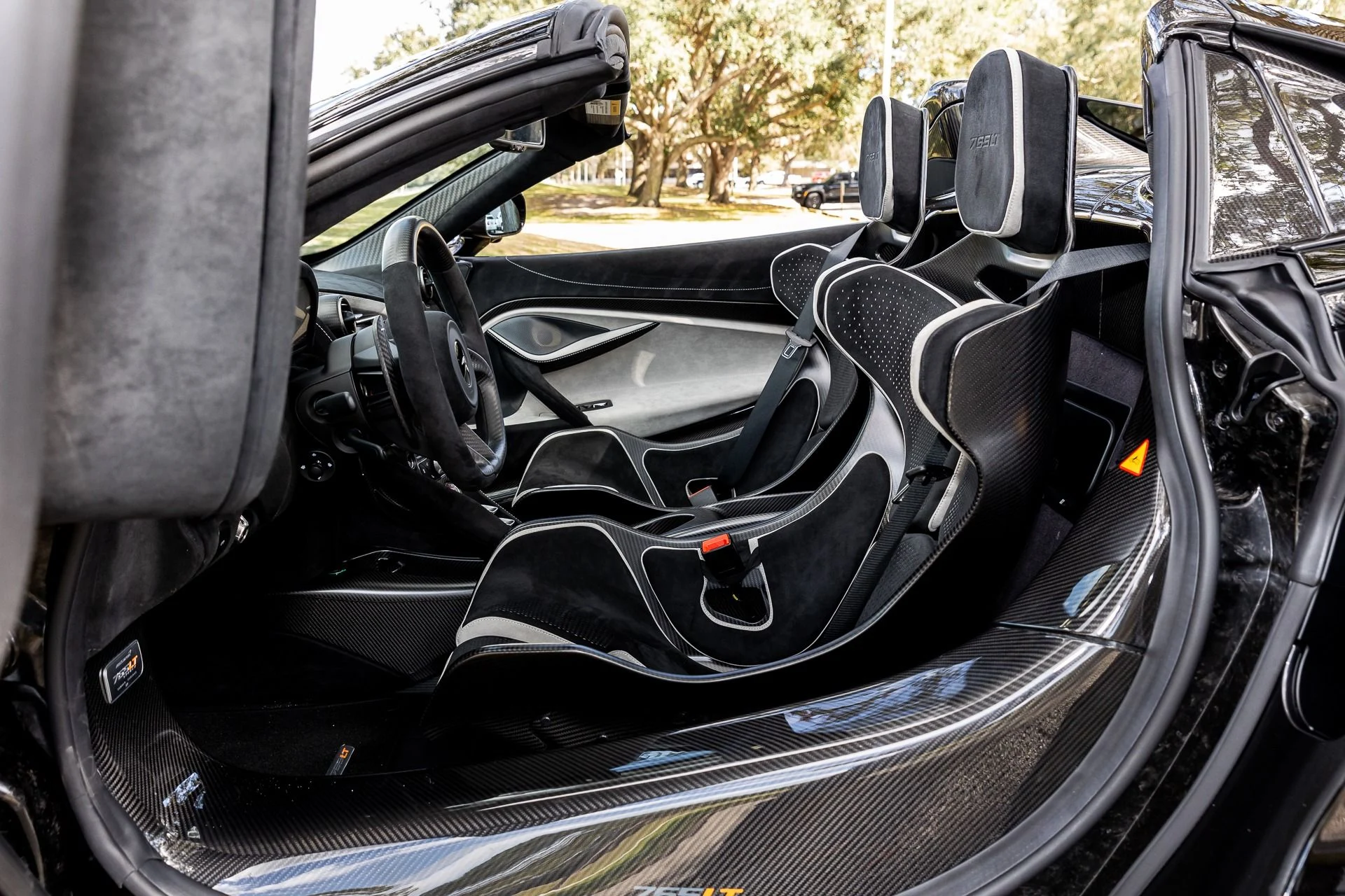 mph053_2141226879_306_p54_l_ef23f7dd02