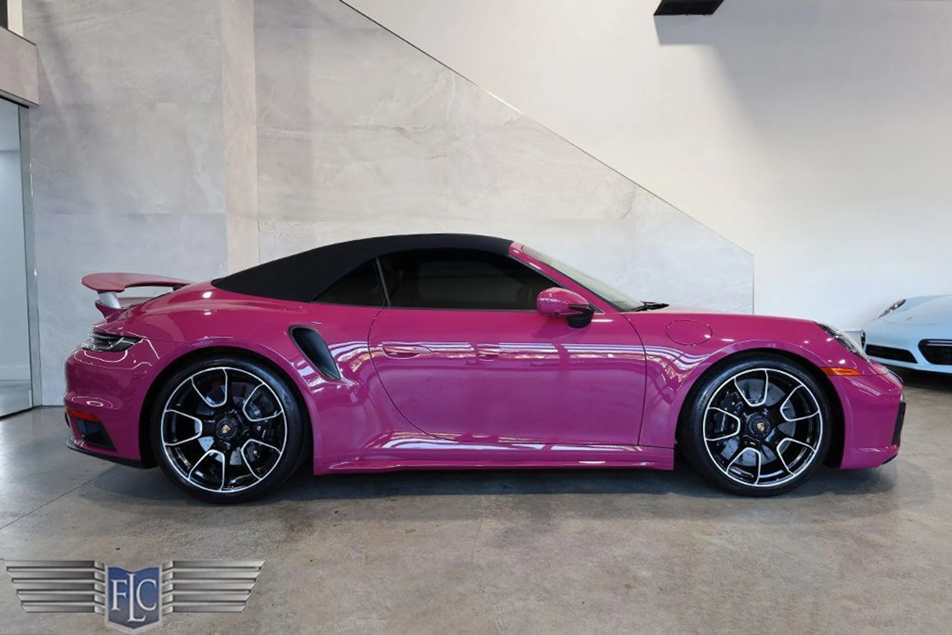 mph053_2145732454_used_2024_porsche_911_turboscabriolet_9689_22977527_54_1024_c29cd98d84