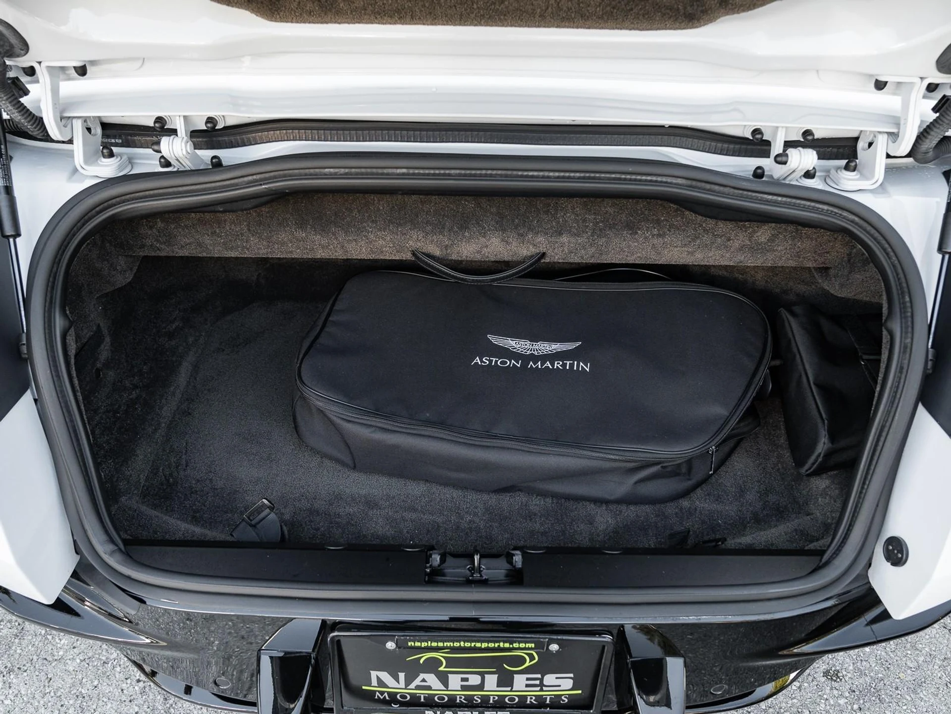 mph053_2152557482_Used_2022_Aston_Martin_DB_11_1767028125_074f22a6d5