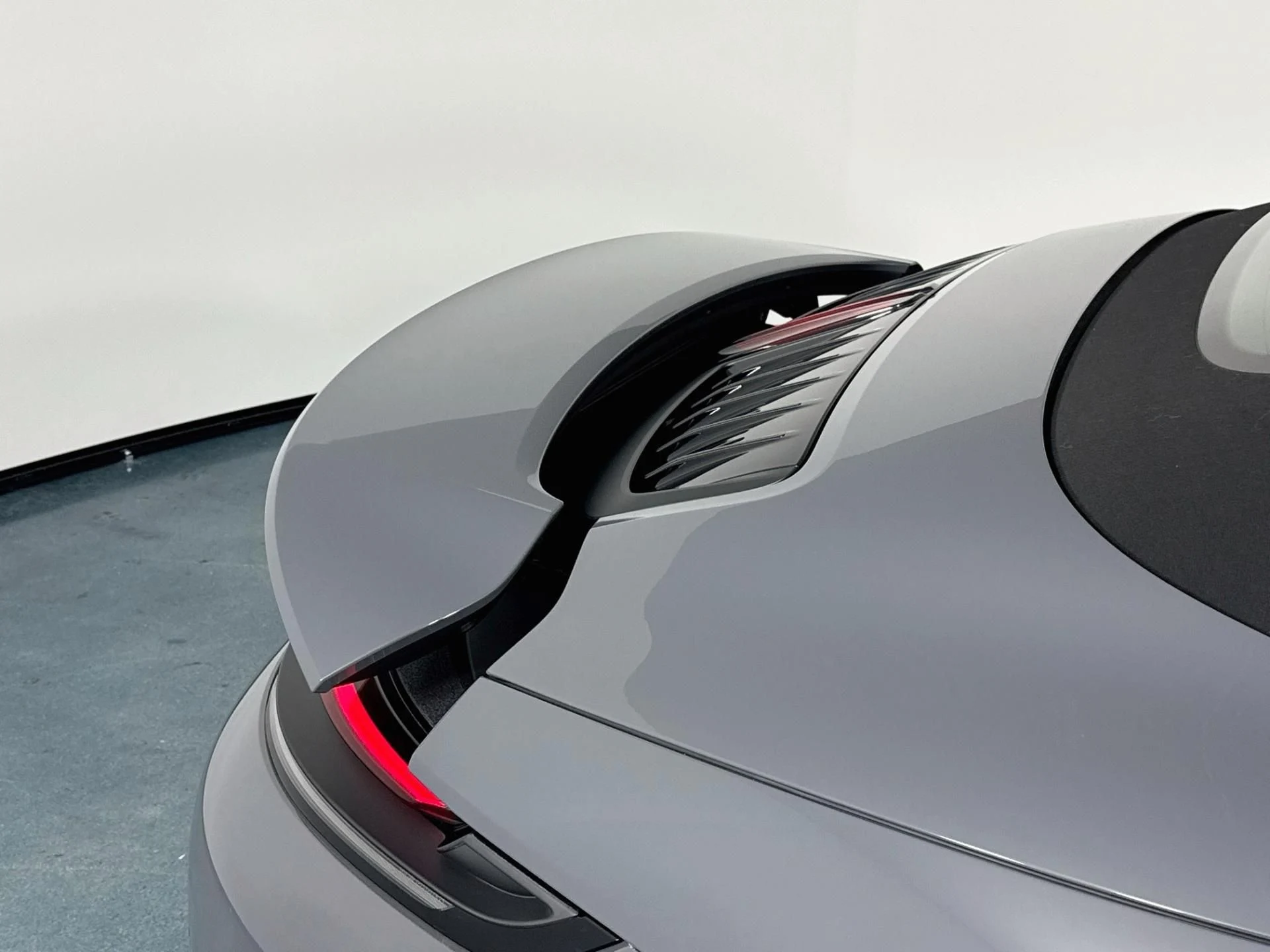 mph053_2160573442_Used_2025_Porsche_911_Carrera_S_1785951054_470dc269e4