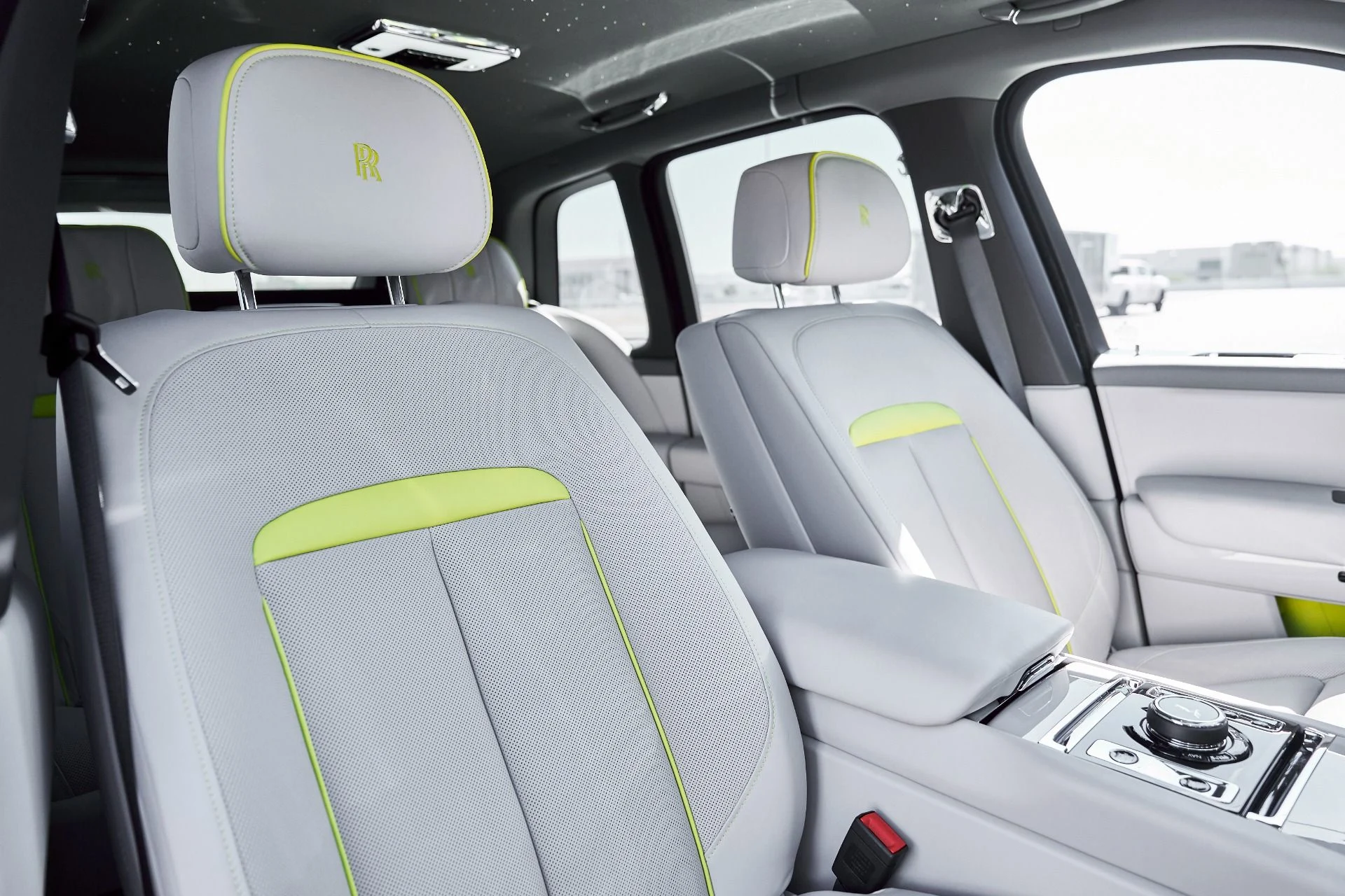 mph053_2170490430_Used_2024_Rolls_Royce_Cullinan_Base_1773162639_ad08174a72