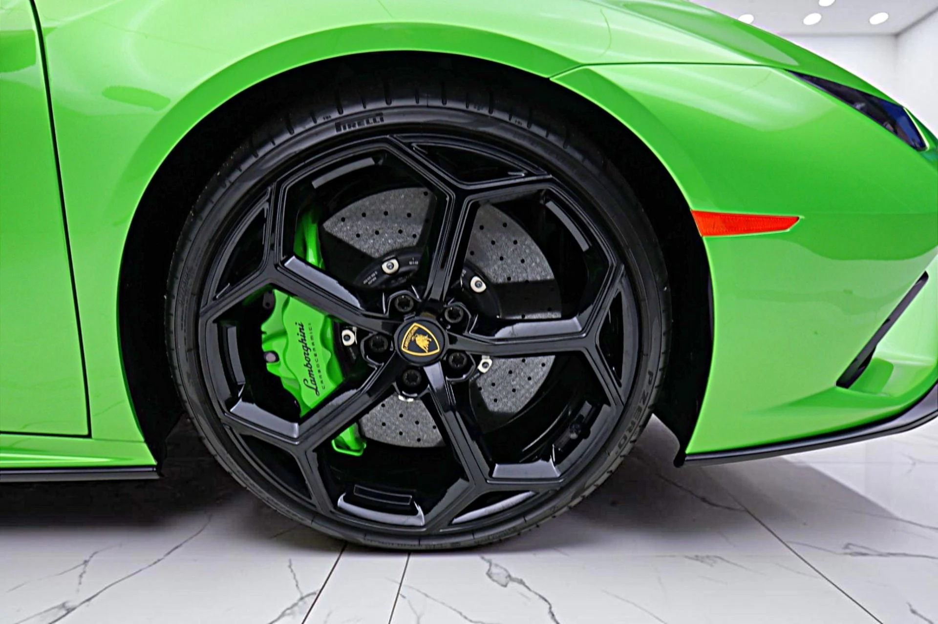 mph053_2185850677_Used_2023_Lamborghini_Huracan_EVO_Spyder_RWD_SELEZIONE_PRE_OWNED_CERTIFIED_76068859a5
