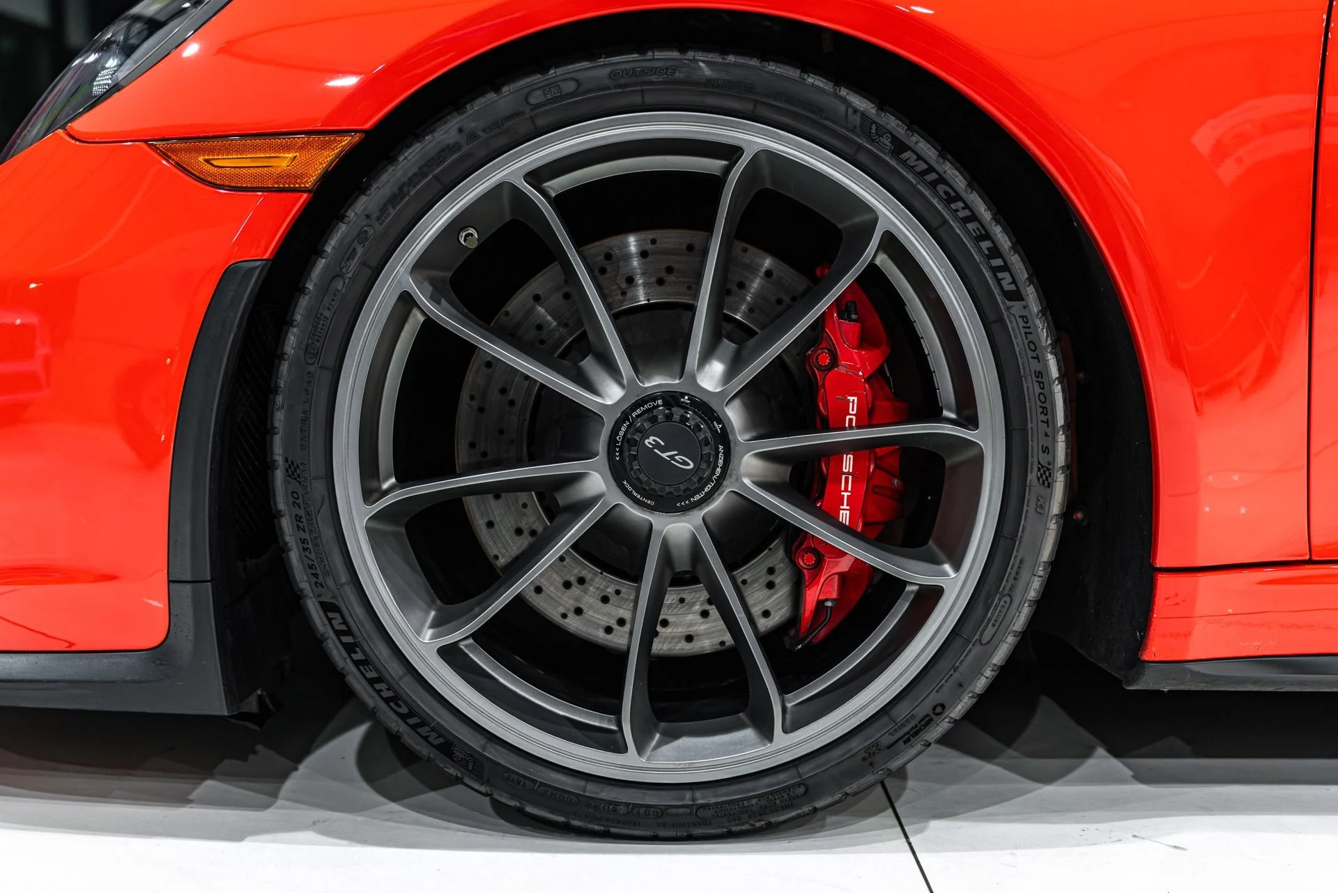 mph053_2213118557_13130_p54_l_7bf3c24ff3