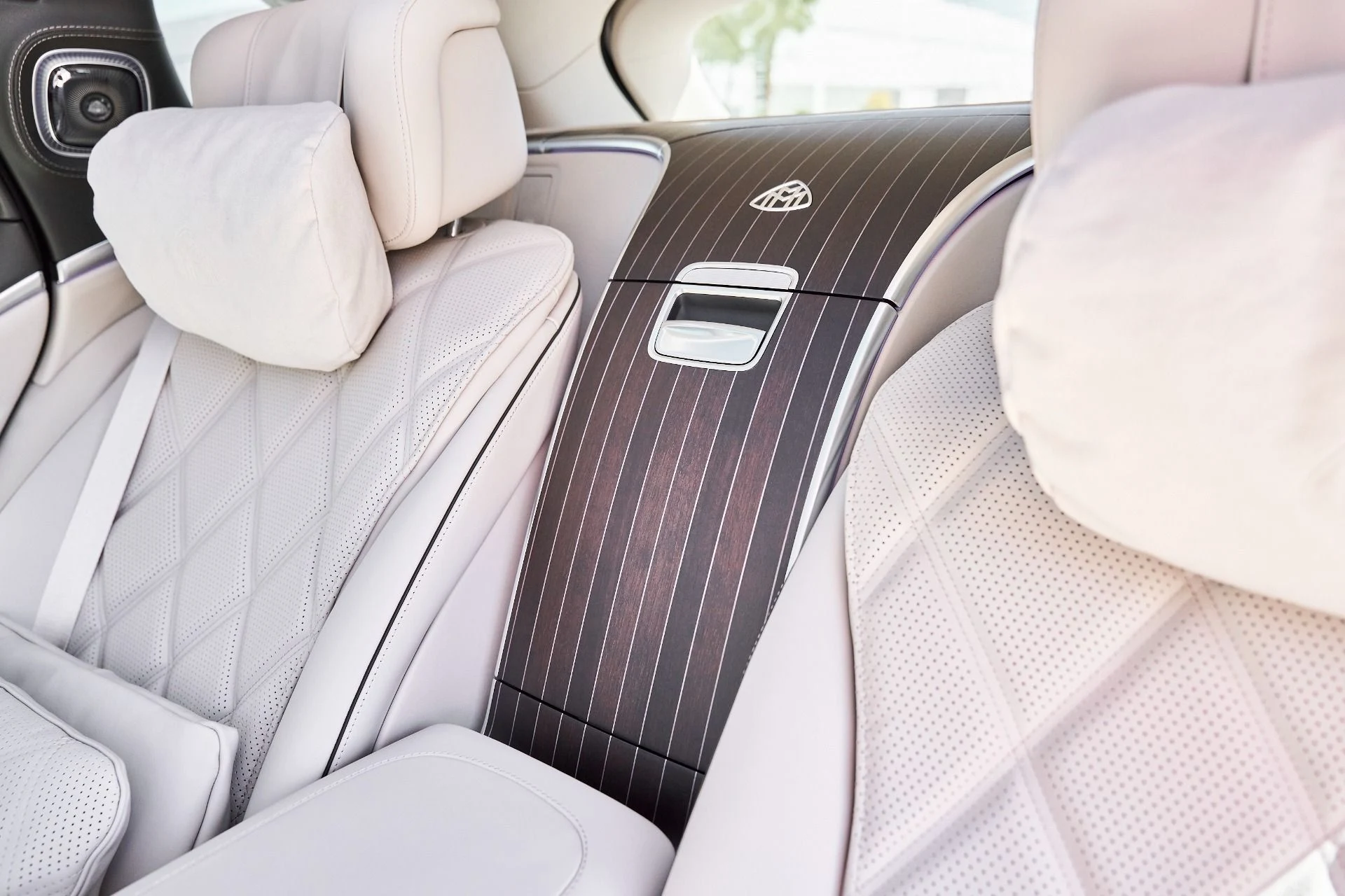 mph053_2218780655_Used_2025_Mercedes_Benz_EQS_Maybach_EQS_680_1773365885_66f771a844