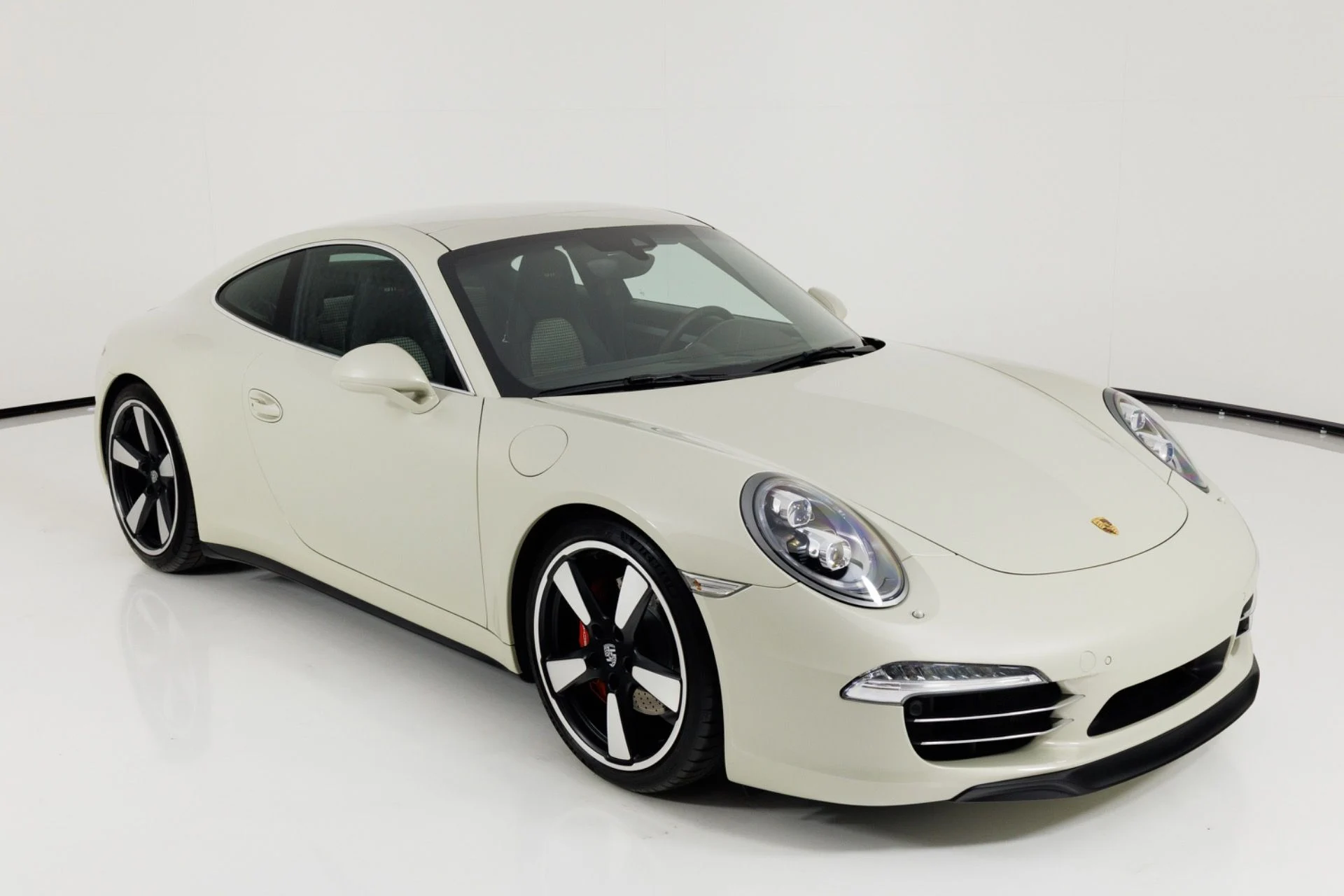 mph053_2219996146_Used_2014_Porsche_911_Carrera_S_1781907468_b519d29999