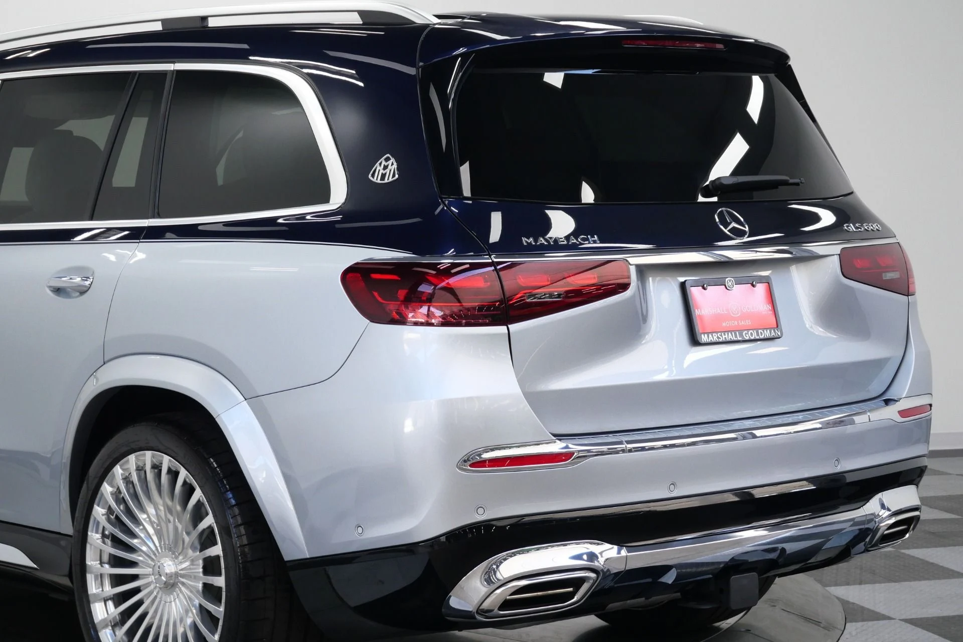 mph053_2224369211_Used_2024_Mercedes_Benz_Maybach_GLS_600_4_MATIC_Factory_Two_Tone_paint_Polished_Wheels_Loaded_1774374618_5f570a73e9