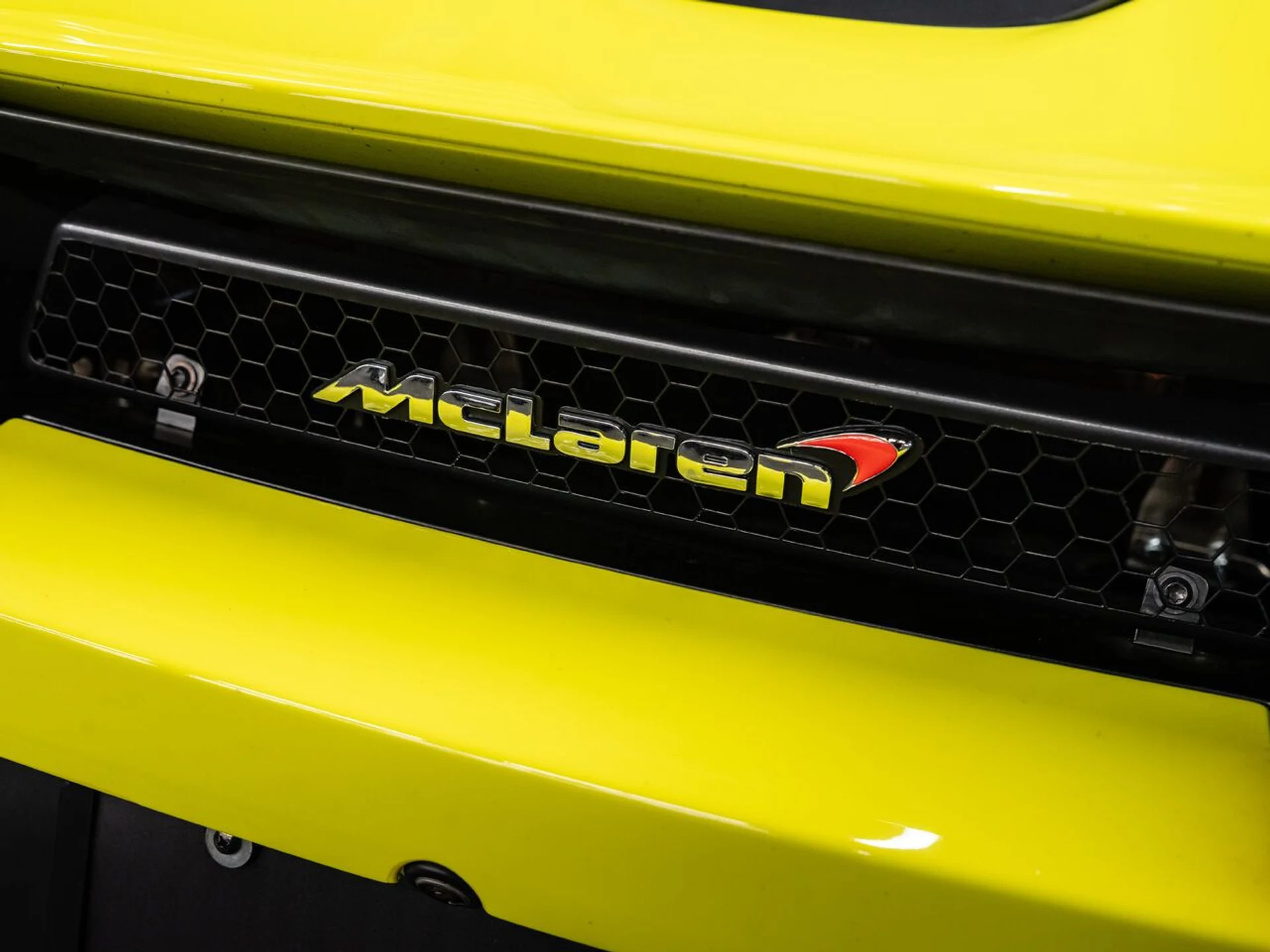 mph053_2232838280_mclaren_720s_2018_814af39867