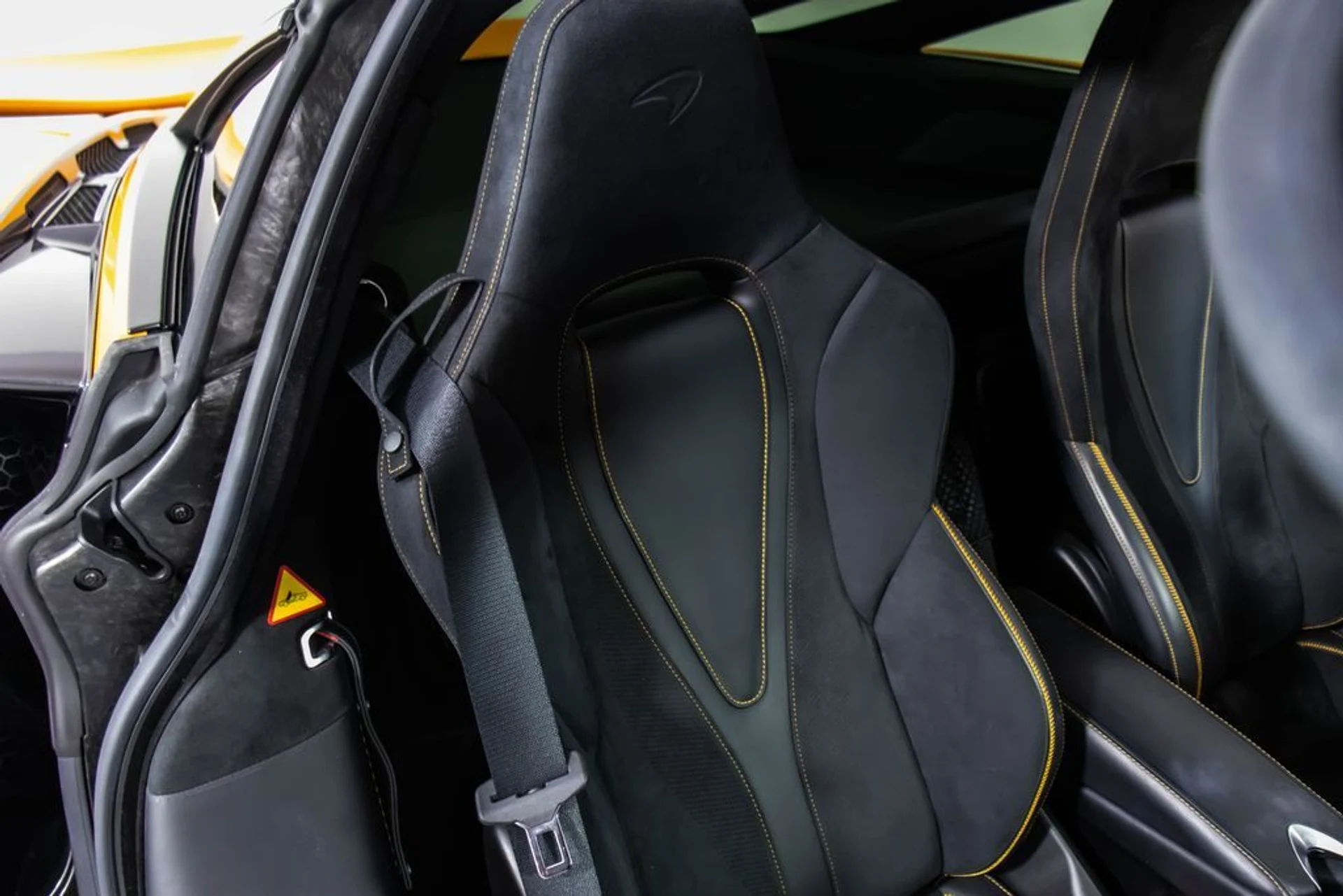 mph053_2233136271_b8384721279ebdb5a744ad43849ff3c5x_06fee5efb5