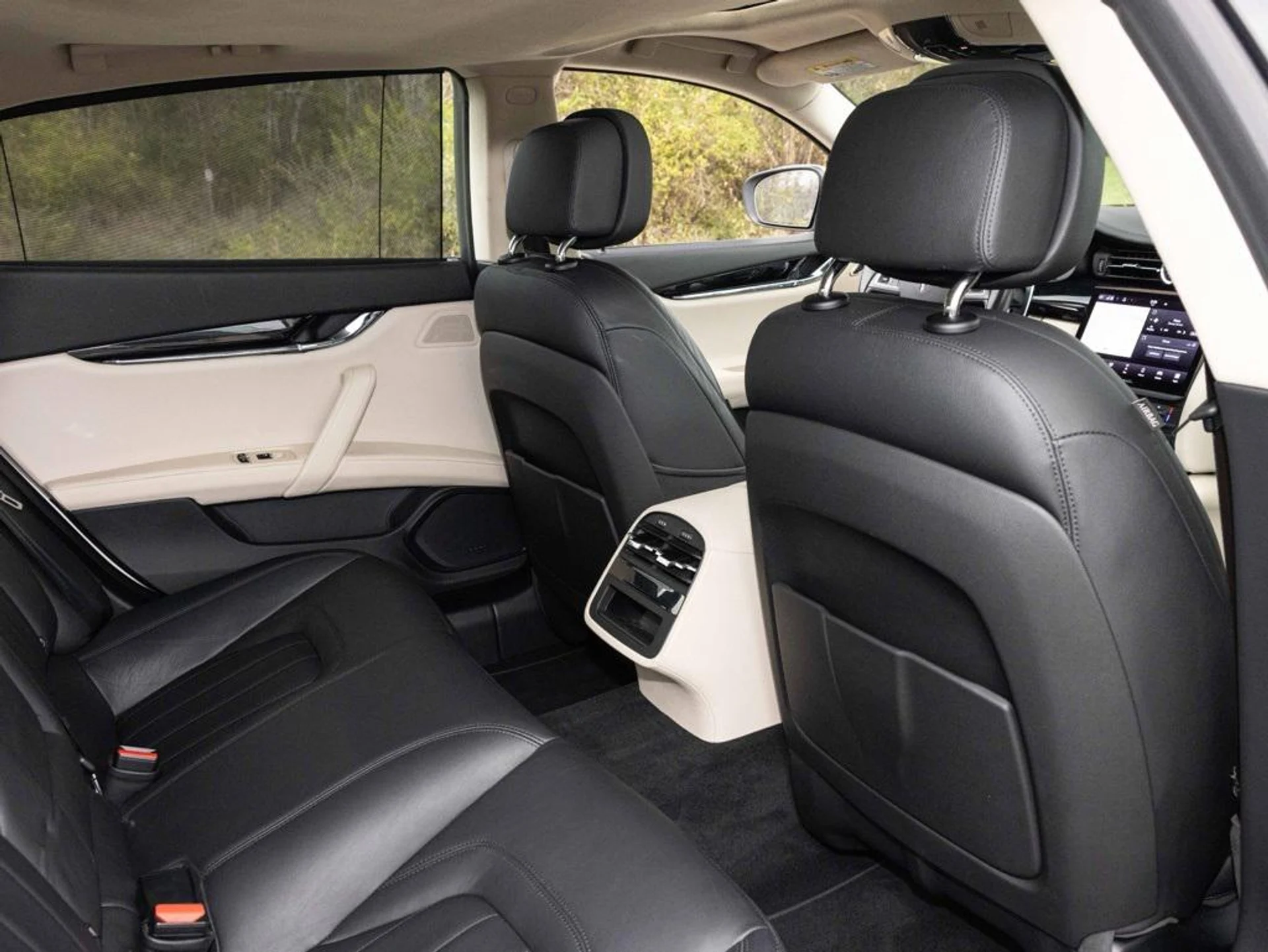 mph053_2272091206_472374605_6925efdd42064a968b9b85dd_541bf59f21