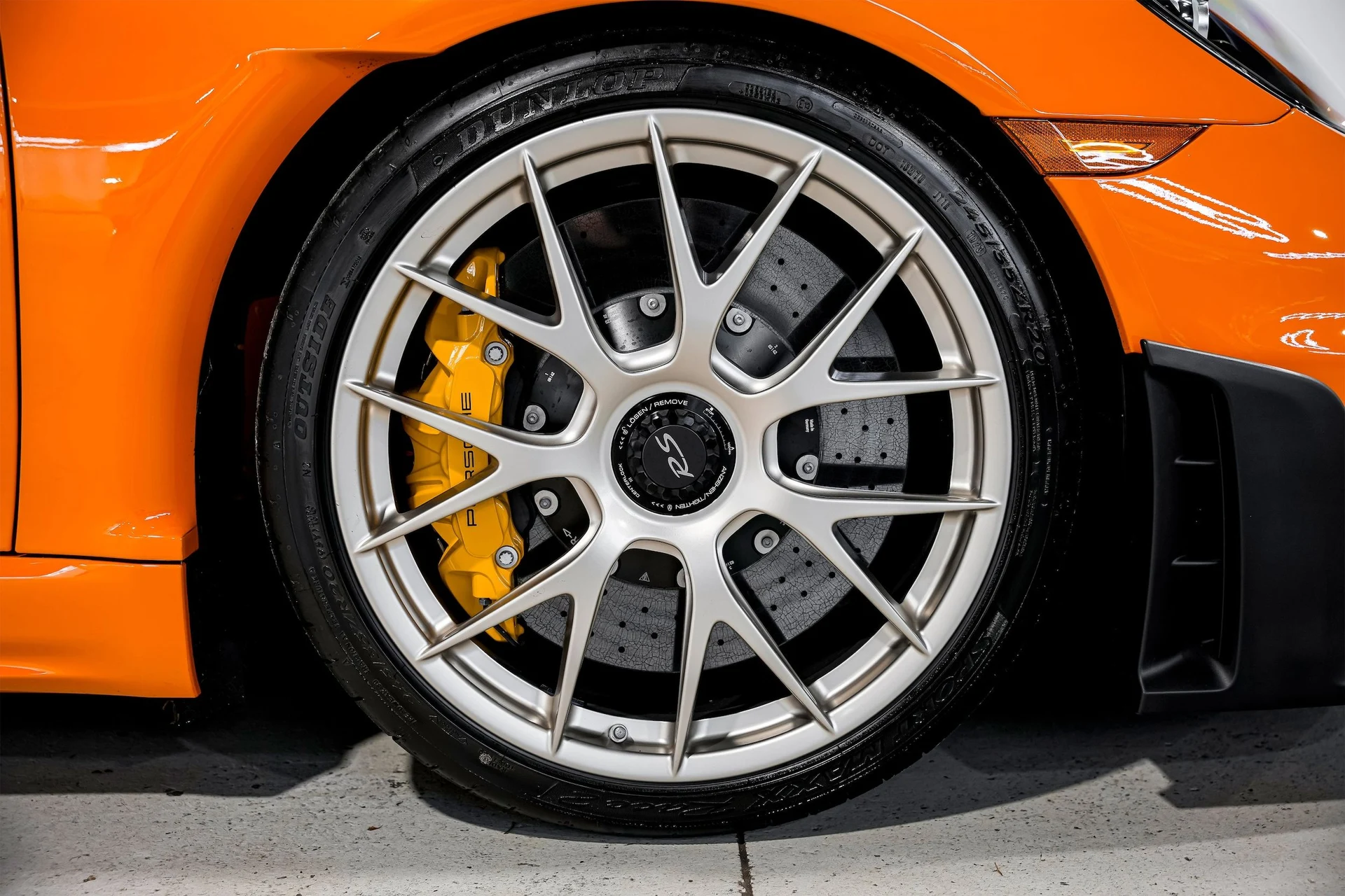 mph053_2281157588_07689d75b5c70778bb83d10b1b528ee7x_7a15988da0