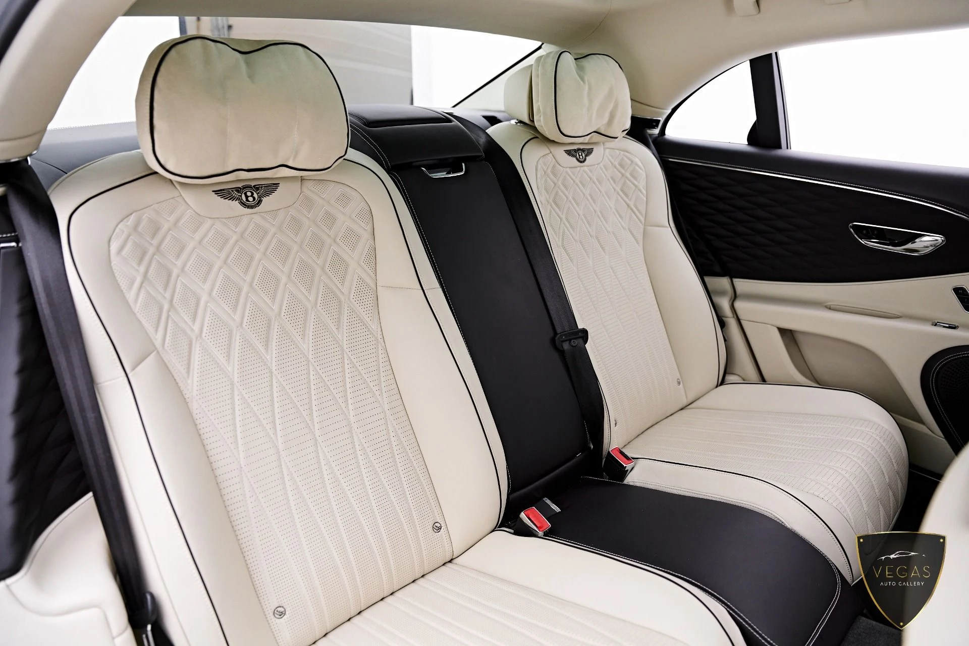 mph053_2293861905_Used_2022_Bentley_Flying_Spur_V8_1782495091_33fa72dd33