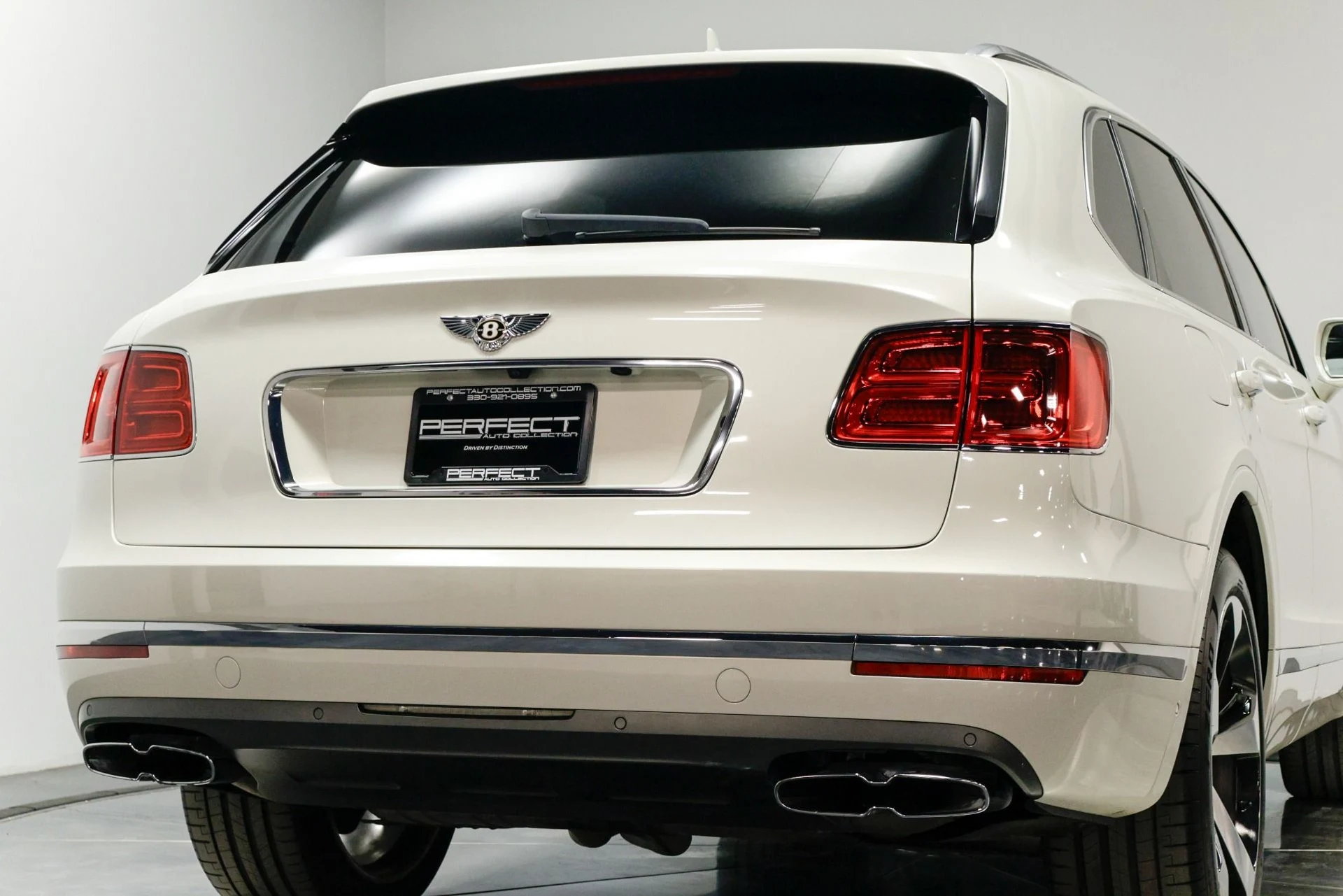 mph053_2309166633_Used_2020_Bentley_Bentayga_V8_1760480790_80d976b785